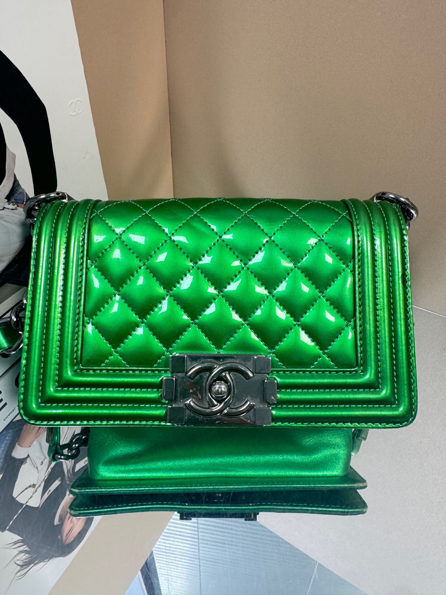 Chanel - Le Boy Small - Patent leather with metallic leather accents - Green - (Small)