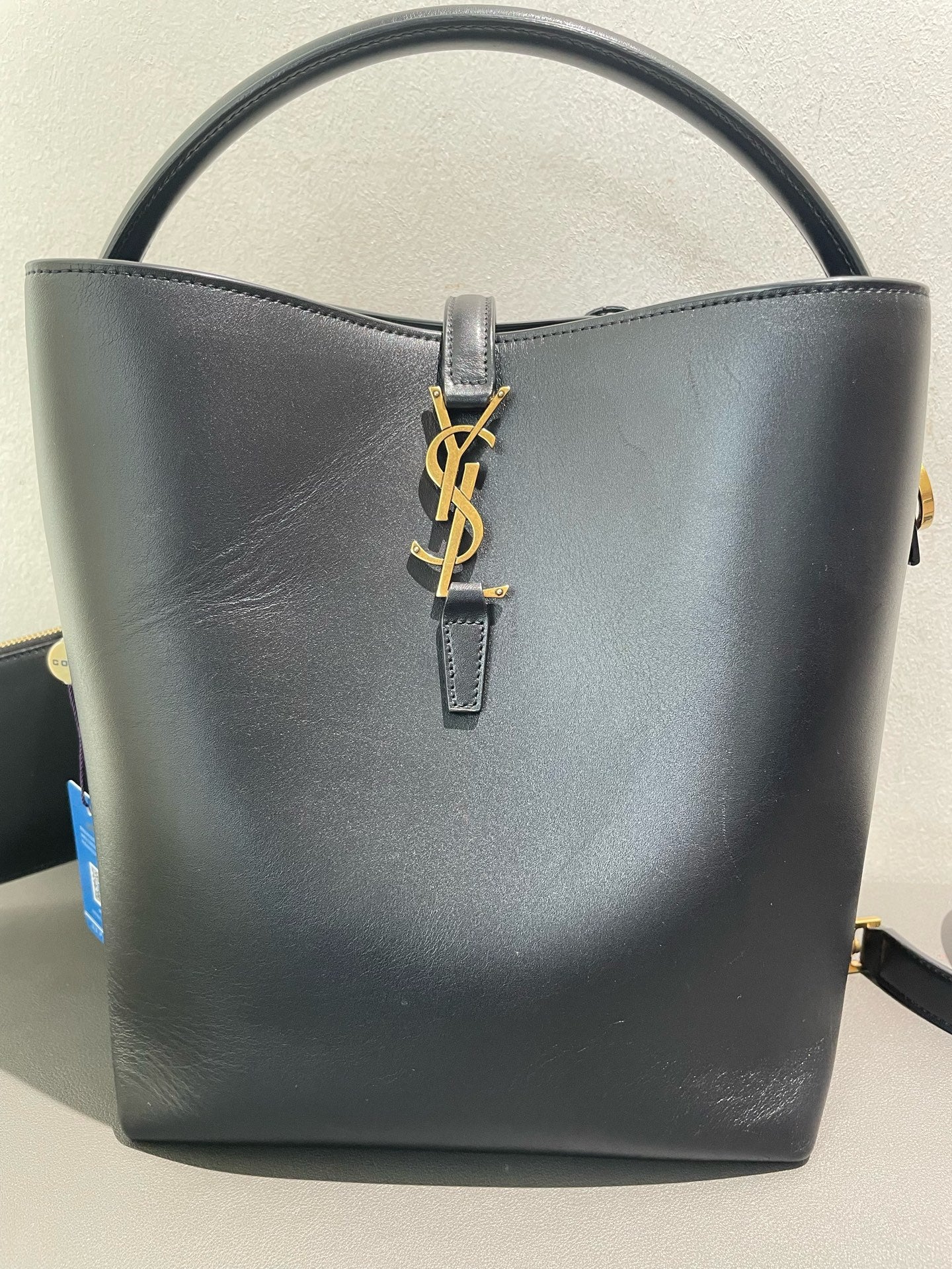 Saint Laurent - LE37 Bucket Bag - Leather - Black - (Large)