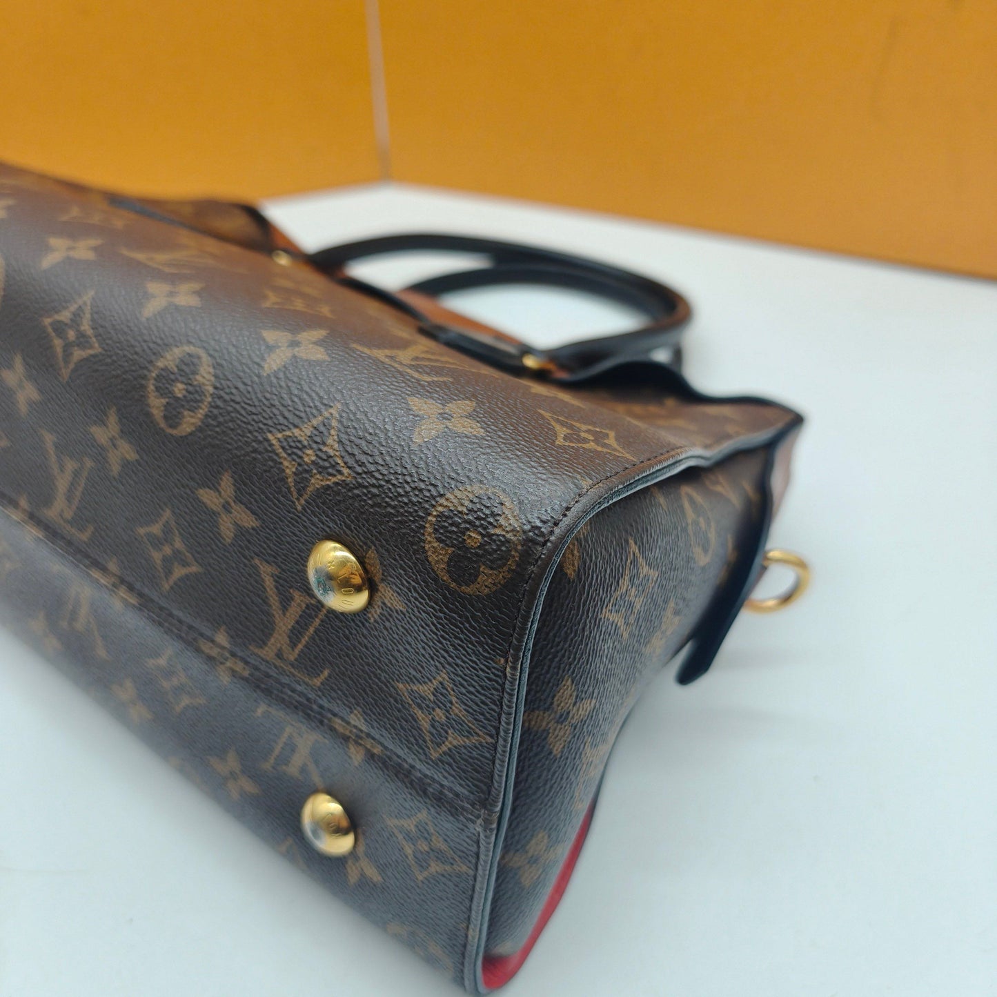 Louis Vuitton - Tuileries Besace - Monogram coated canvas with leather trim - Multicolour - (medium)