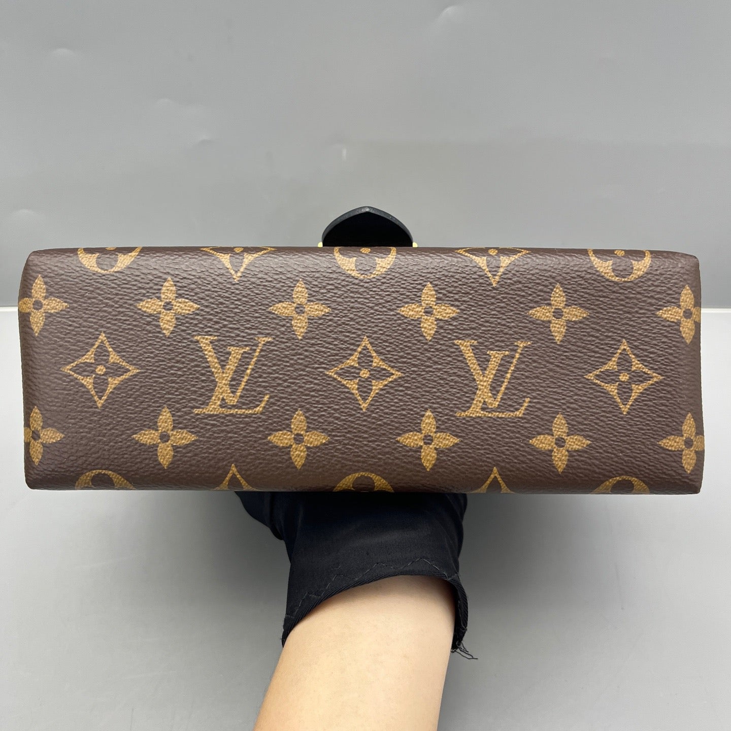 Louis Vuitton - Locky BB - Monogram coated canvas with black cowhide leather trim - Monogram Brown and Black - (Mini)