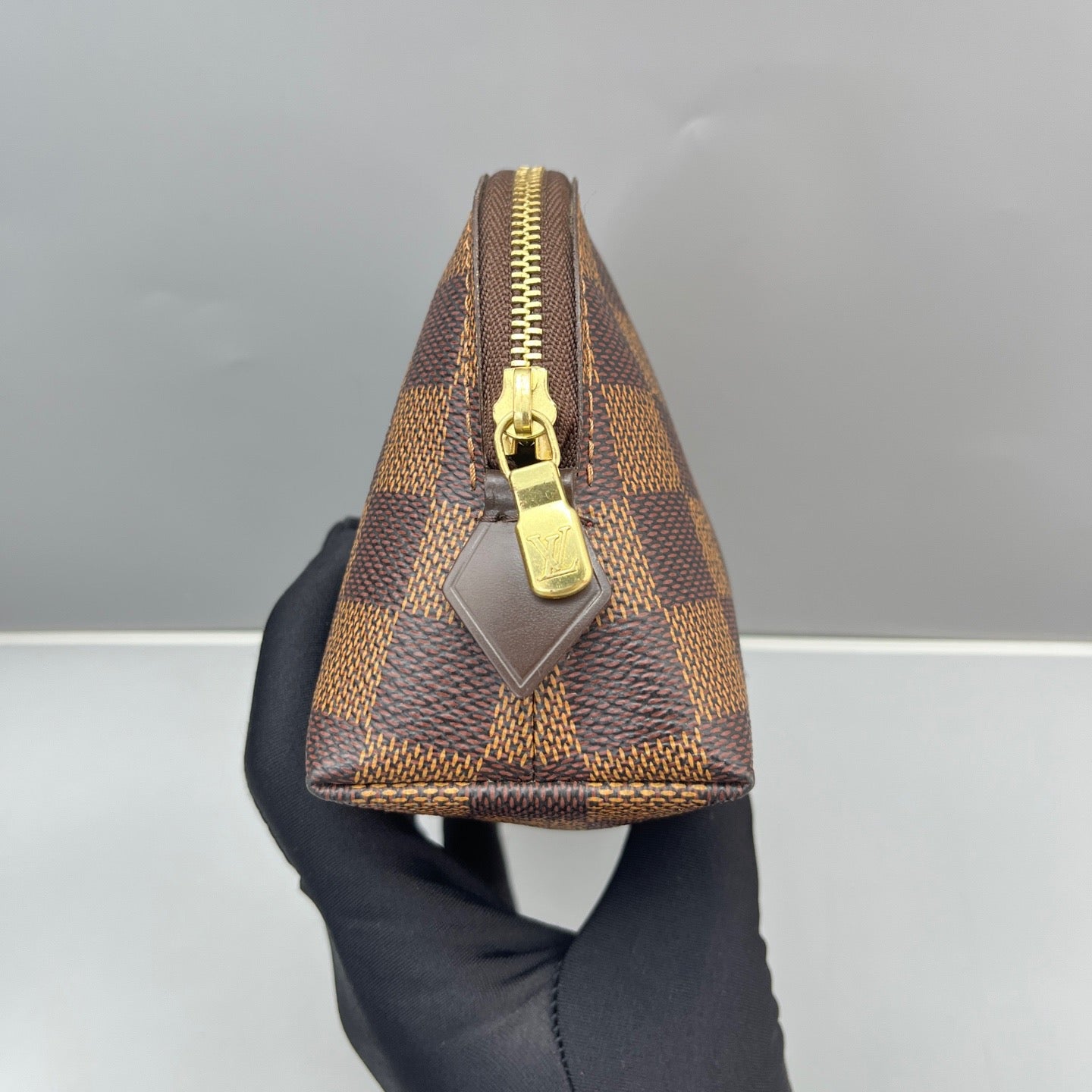 Louis Vuitton - Mini Cosmetic Pouch - Damier Ebene coated canvas with leather trim - Brown - (mini)
