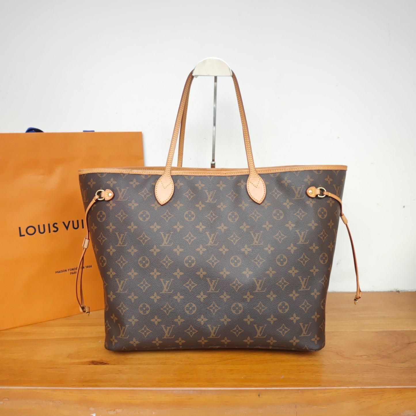 Louis Vuitton - Neverfull GM - Monogram coated canvas with natural cowhide leather trim - Brown - (Large)