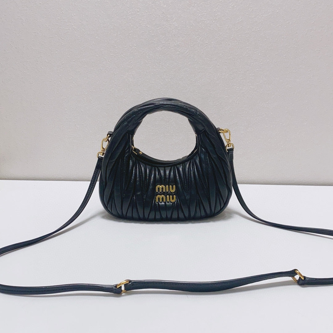 Miu Miu - Matelassé Hobo Bag - Lambskin leather - Black - (mini)