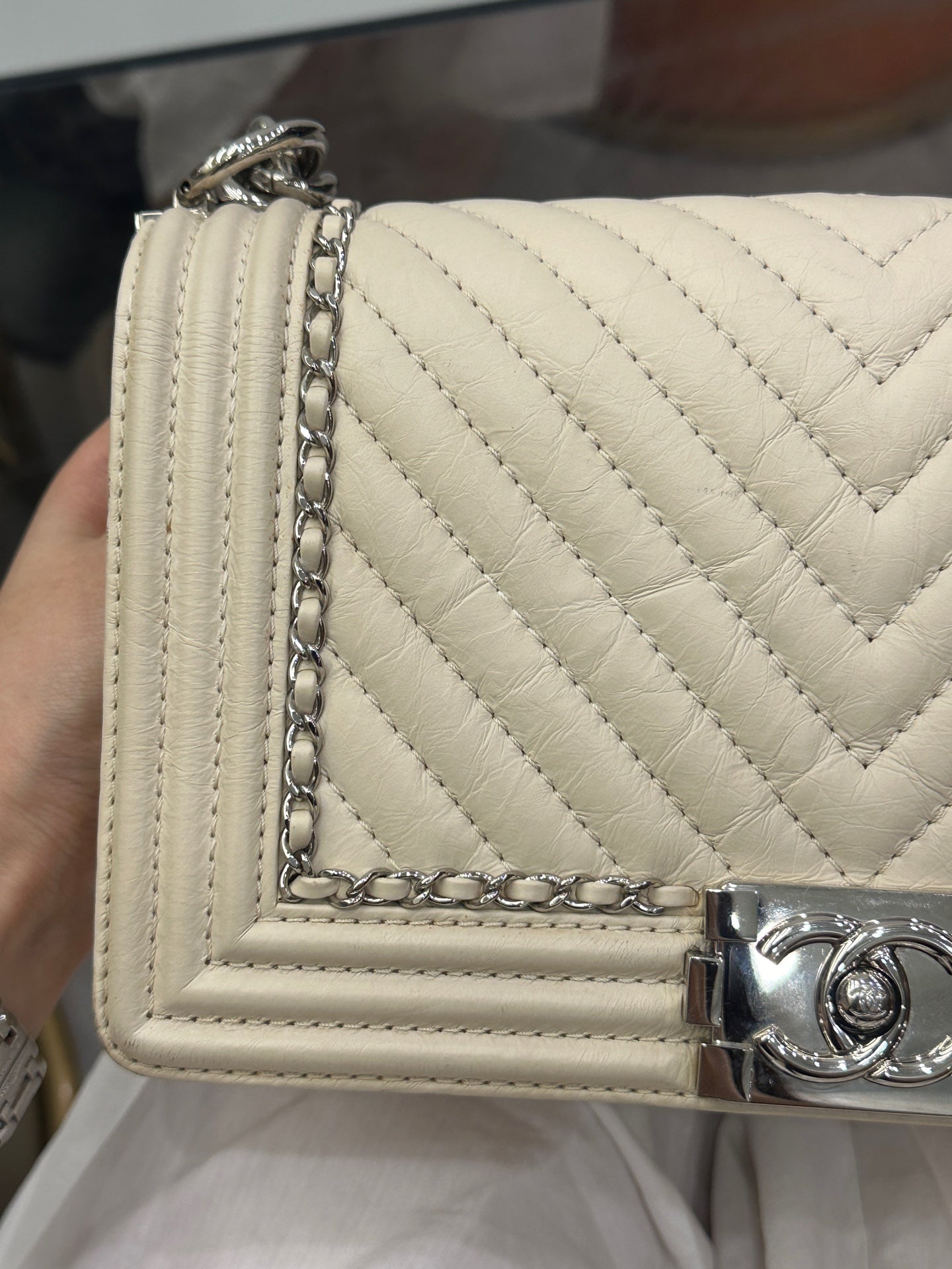 Chanel - Le Boy - Oil wax calfskin - Beige - (Medium)