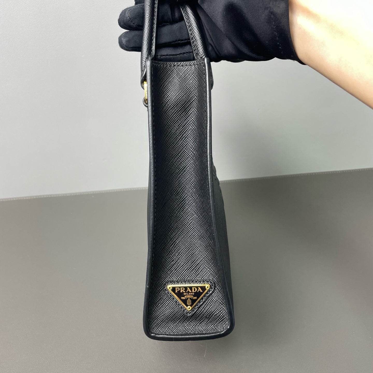 Prada - Saffiano Vertical Tote with Detachable Pouch - Saffiano leather - Black - (small)