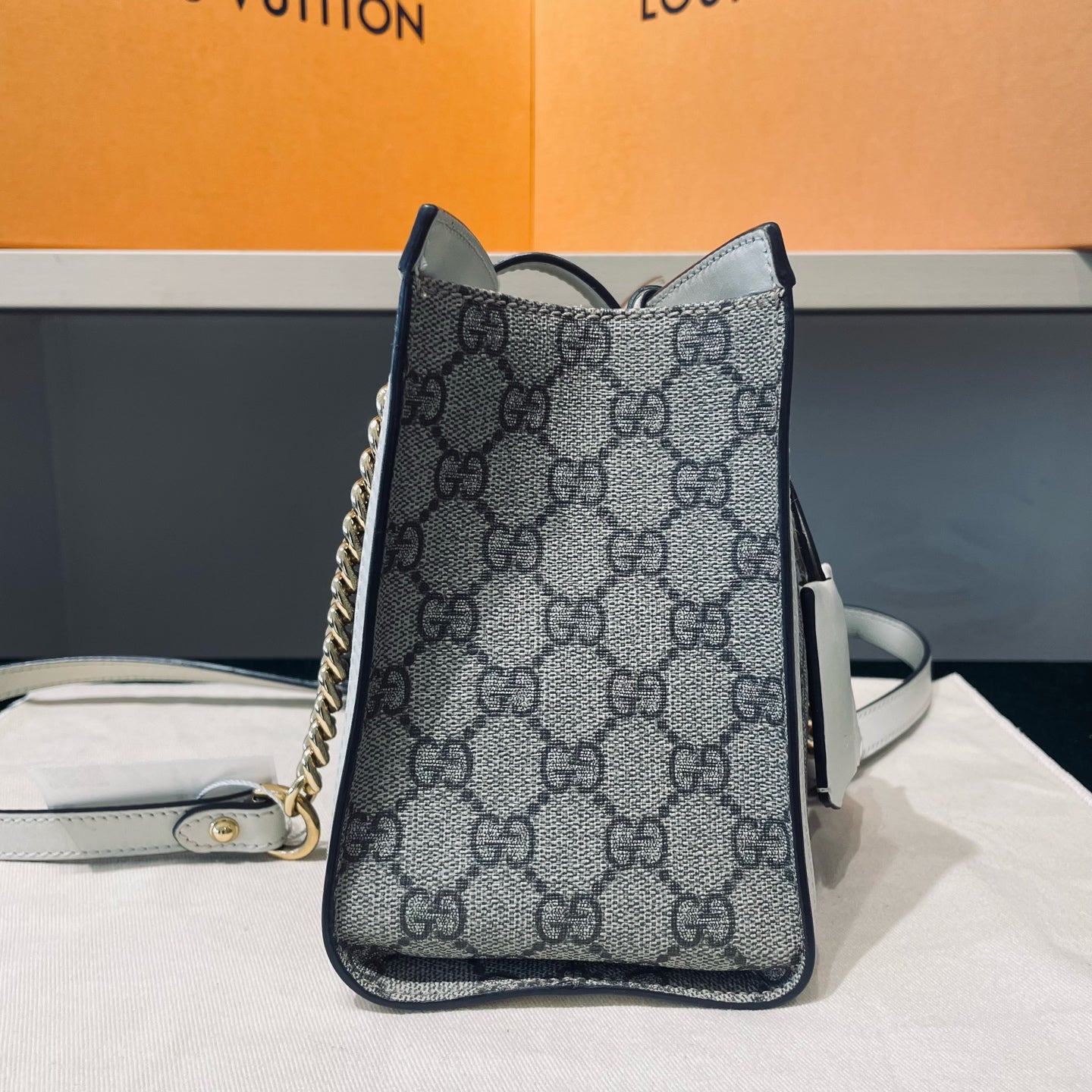 Gucci - Padlock GG Supreme Small Shoulder Bag - GG Supreme canvas with leather trim - White - (small)