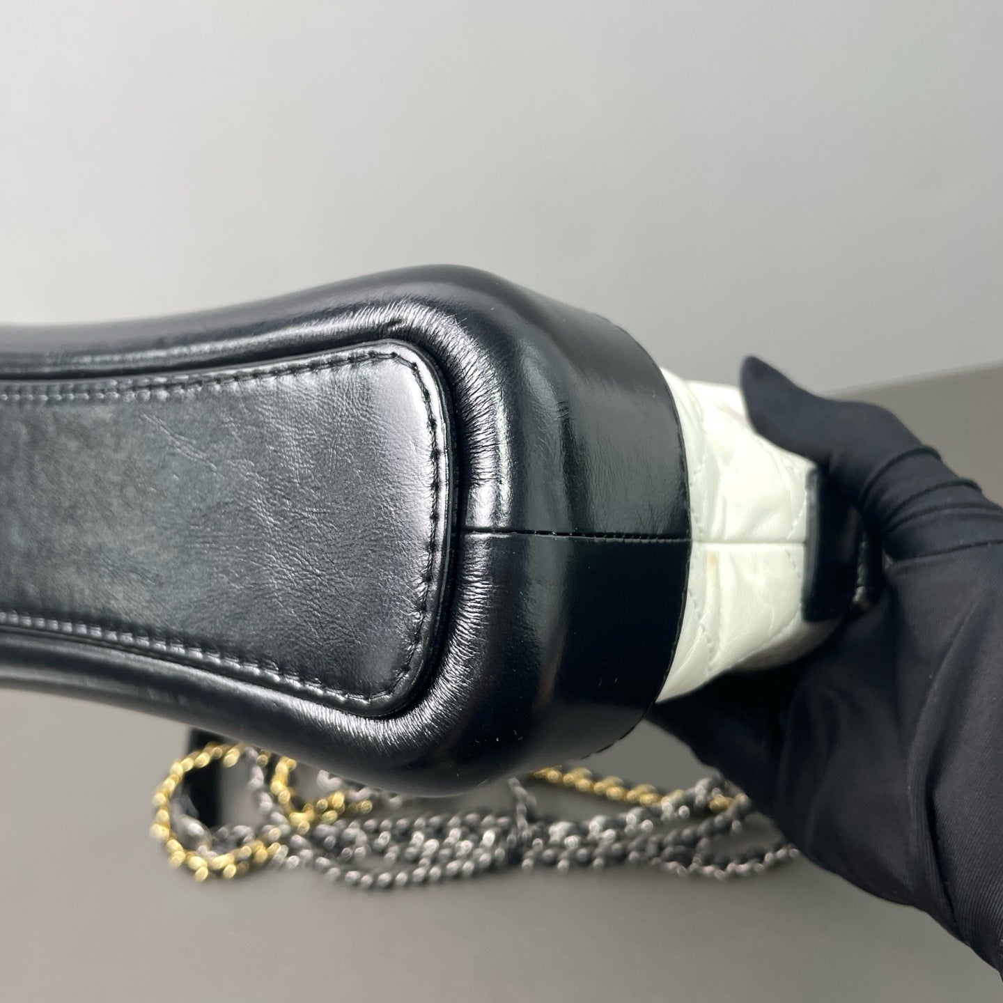 Chanel - Gabrielle Small Hobo Bag - Calfskin leather - Black and White - (Small)