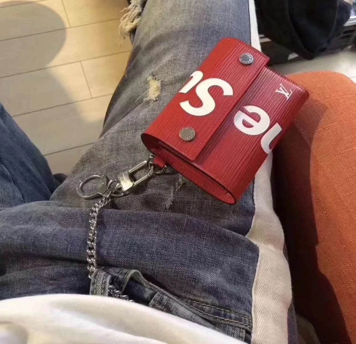 Louis Vuitton - Louis Vuitton x Supreme Chain Wallet M67540 - Cowhide leather - Red - (Small)