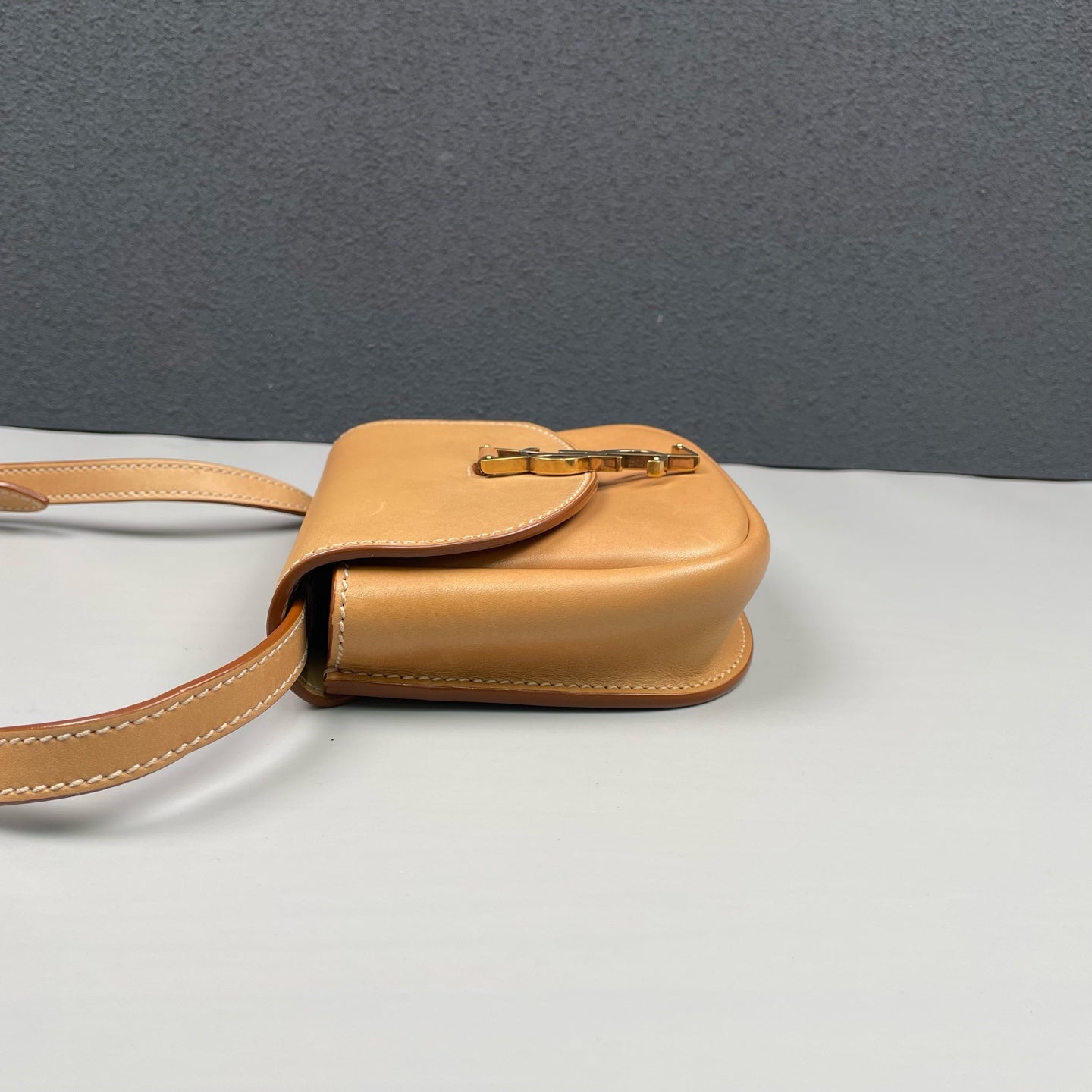 Saint Laurent - Kaia Mini Saddle Bag - Smooth calfskin leather - Camel - (mini)