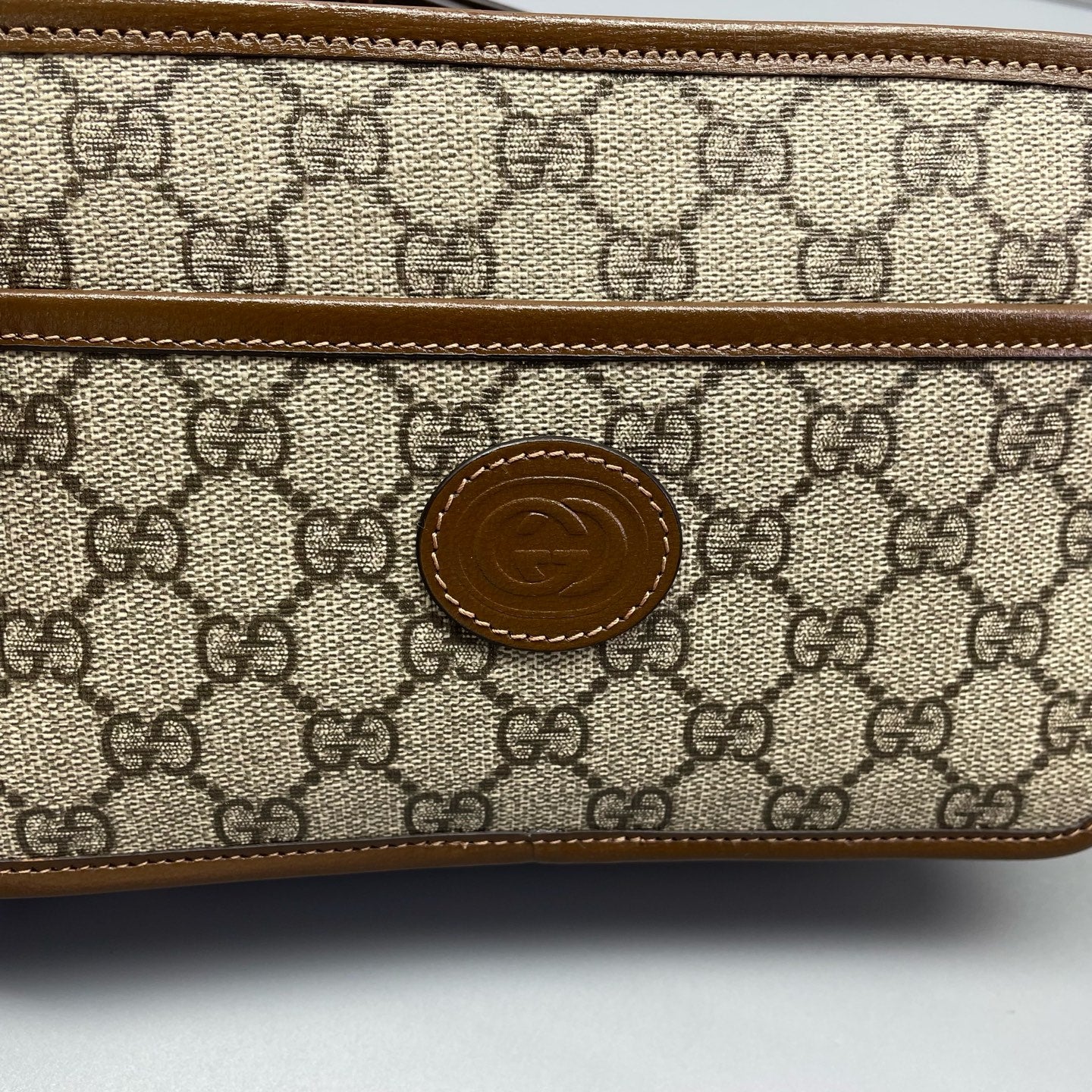 Gucci - Retro Monogram Camera Bag - GG Supreme canvas with leather trim - Brown - (Small)