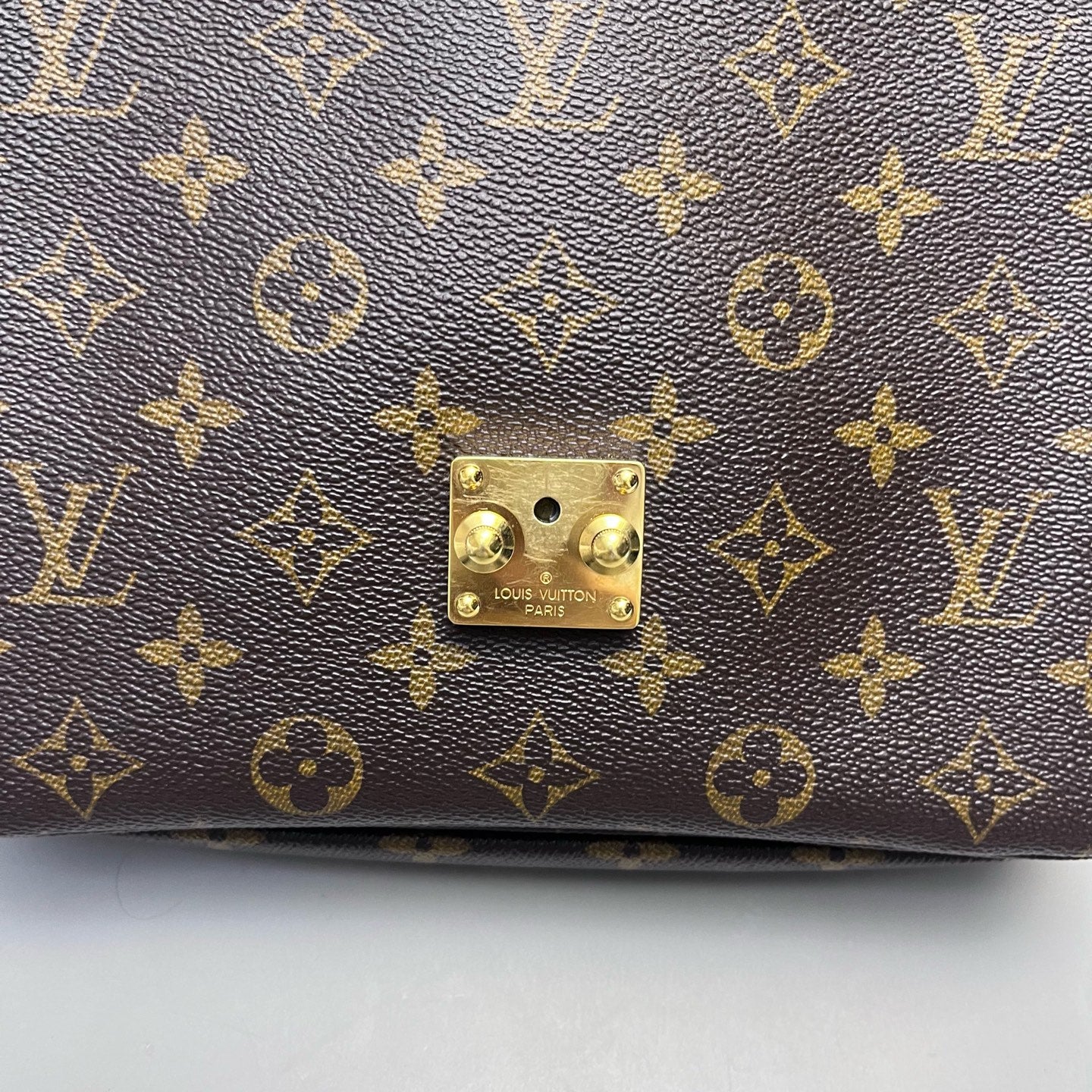 Louis Vuitton - Pochette Metis - Monogram coated canvas with Vachetta leather trim - Brown - (Medium)