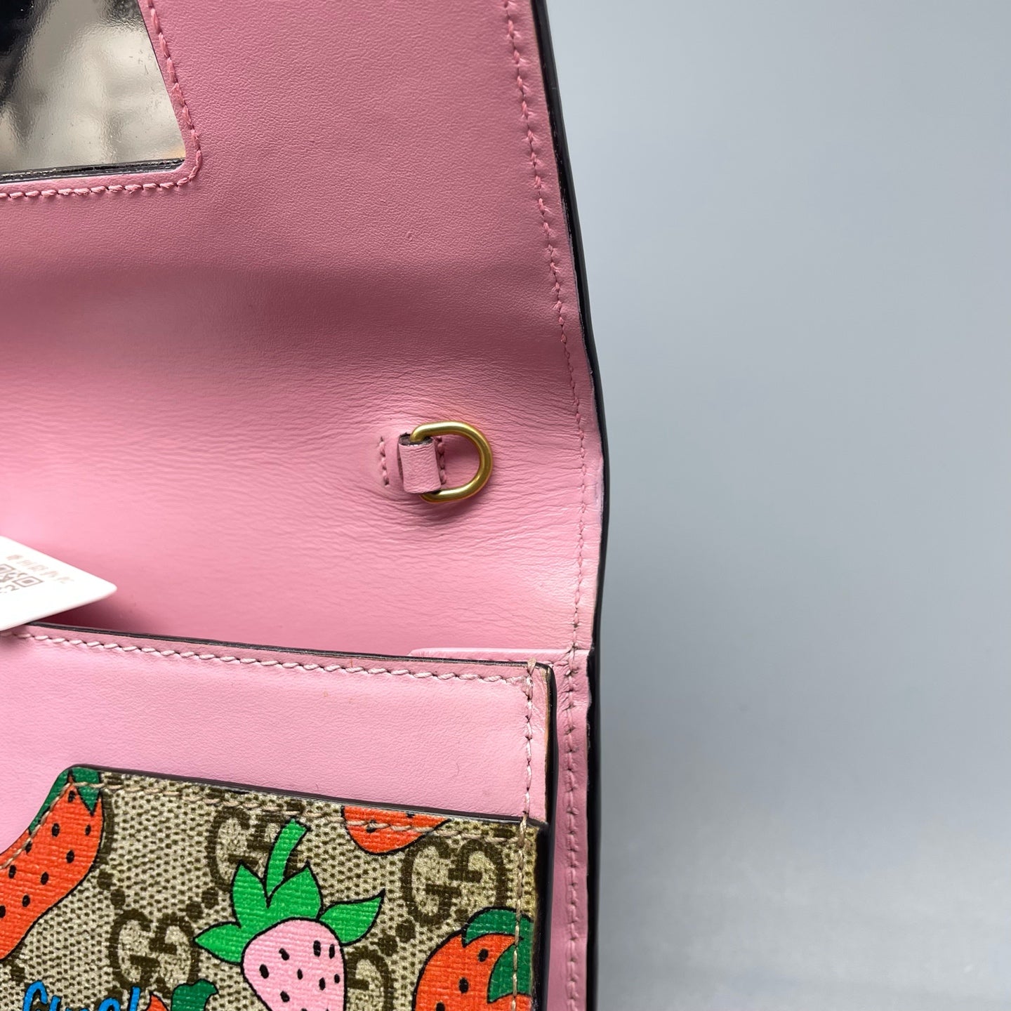 Gucci - Strawberry Print GG Supreme Wallet on Chain - GG Supreme coated canvas with leather trim and interior - Multicolour - (Mini)