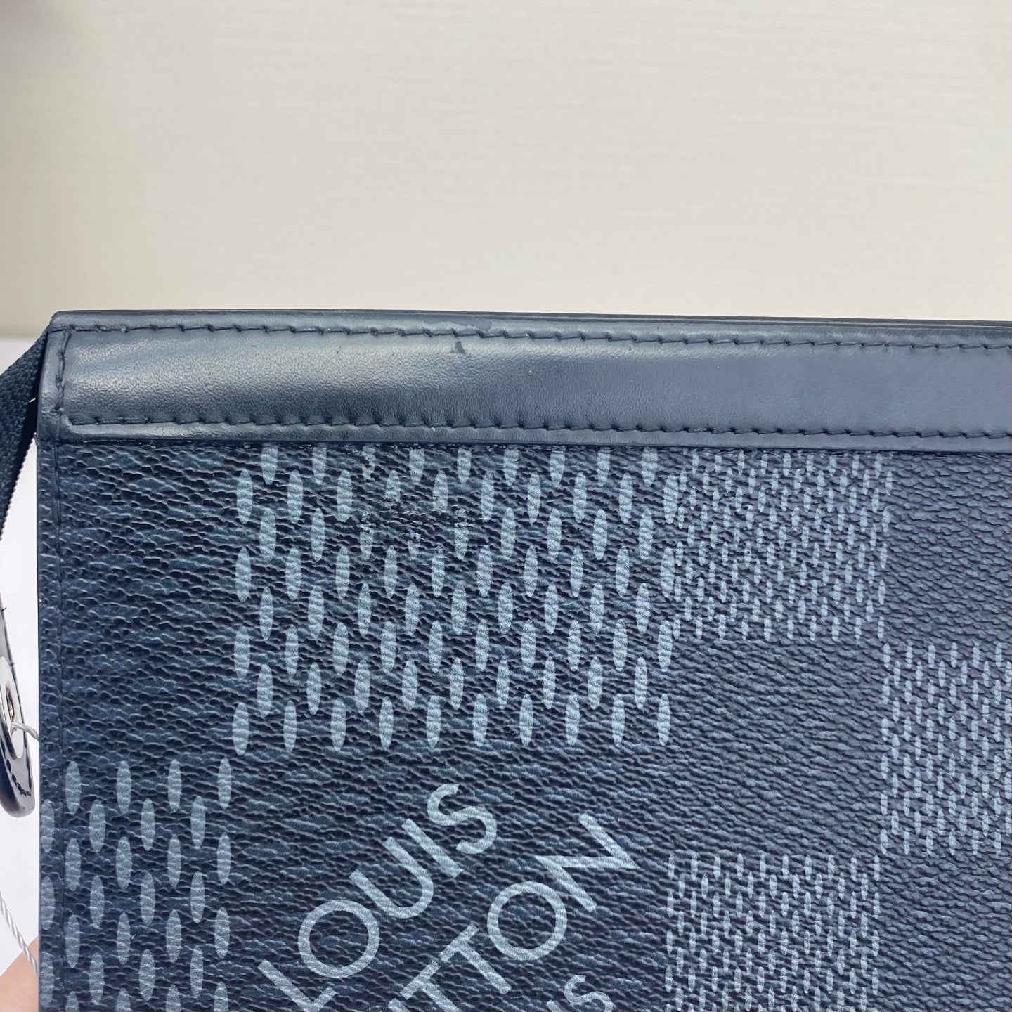 Louis Vuitton - Pochette Voyage GM - Coated canvas with leather trim - Black - (large)