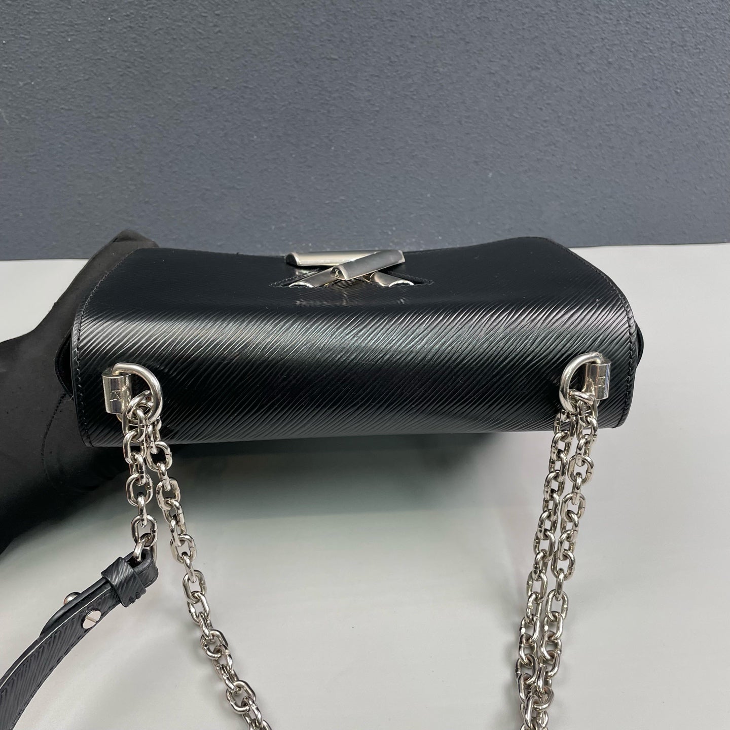 Louis Vuitton - Twist Chain Bag - Epi leather - Black - (small)
