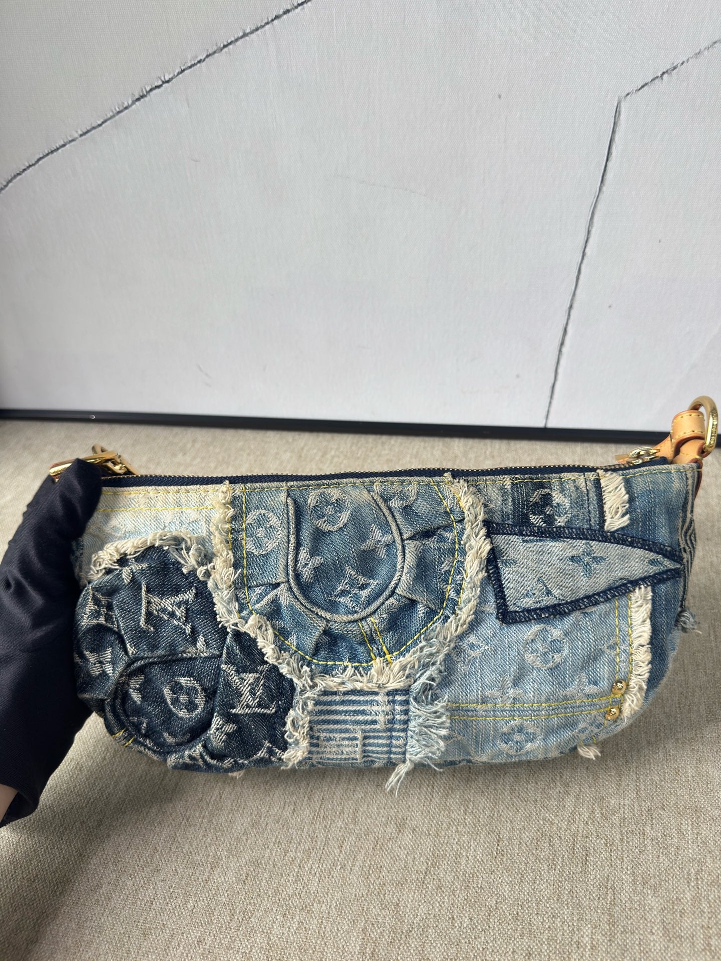 Louis Vuitton - Kapital Limited Edition Vintage Distressed Denim Patchwork Bag - Denim with natural cowhide leather trim - Blue - (Small)