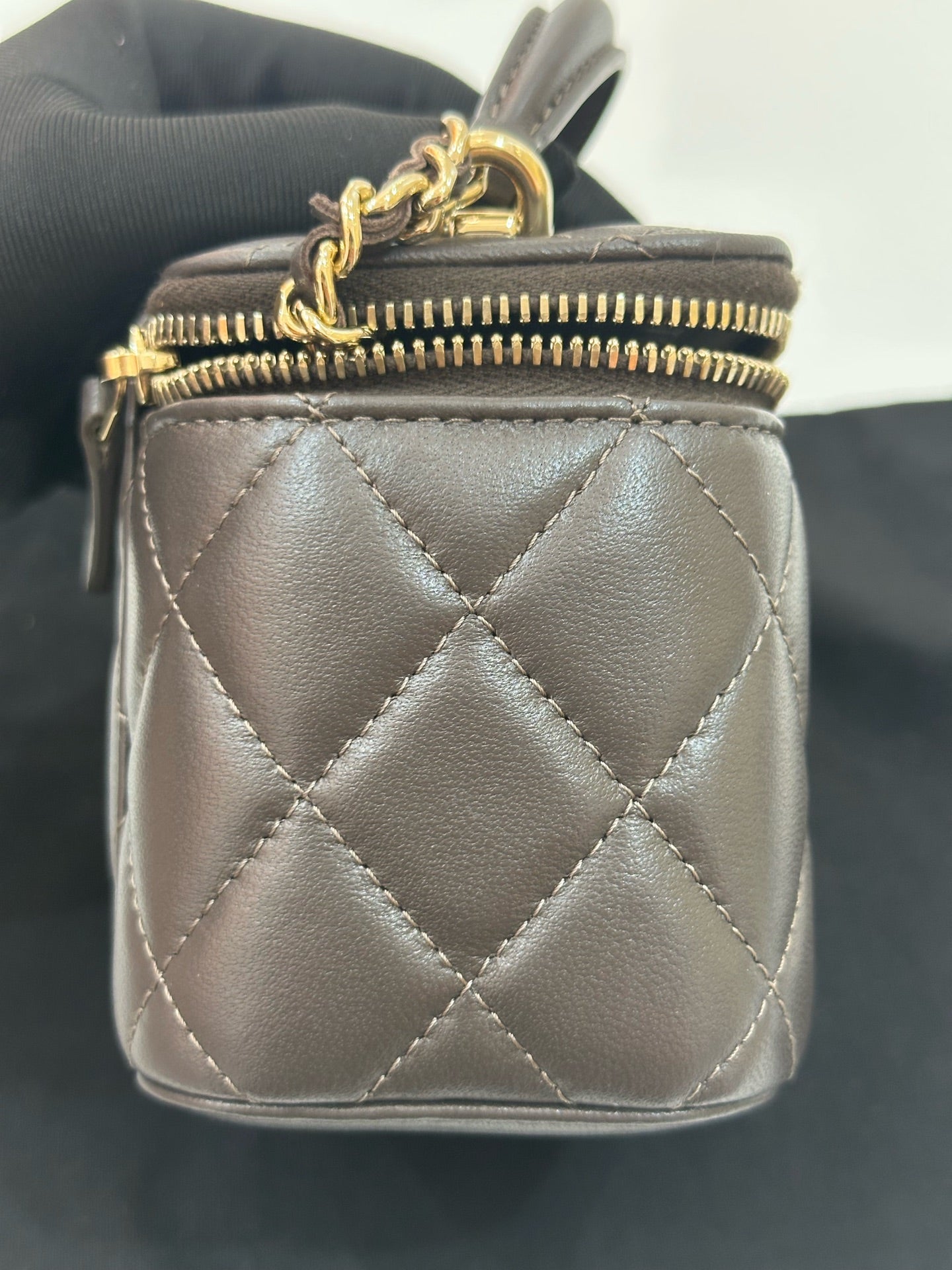 Chanel - 23A Handle Mini Vanity Case - Grained Calfskin Leather - Deep Chocolate Brown - (Mini)