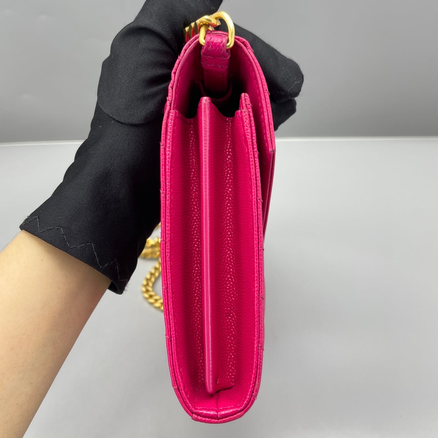 Saint Laurent - Monogram Envelope Wallet on Chain (WOC) - Grained calfskin leather - Fuchsia - (medium)