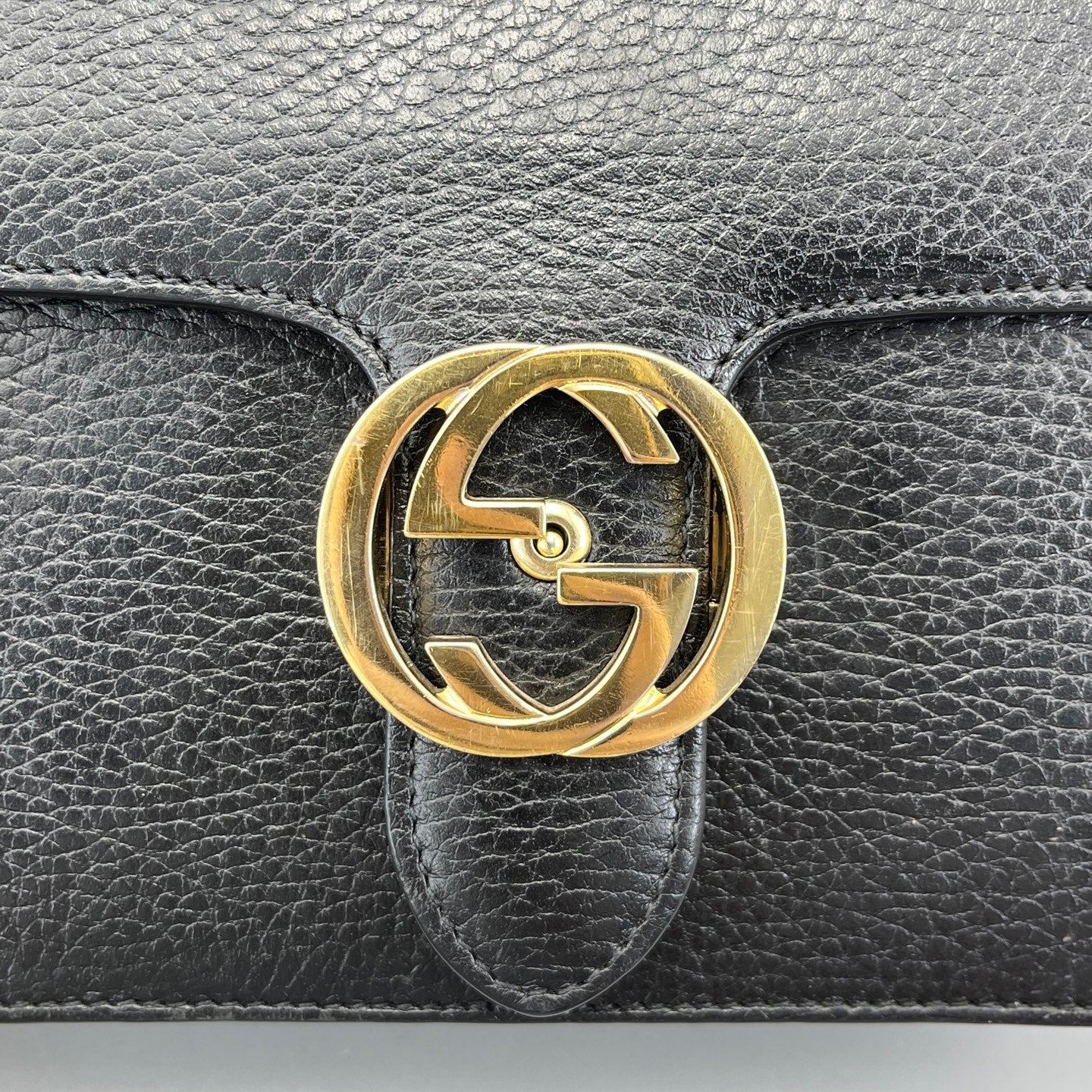 Gucci - Interlocking G Small Shoulder Bag - Grained leather - Black - (small)