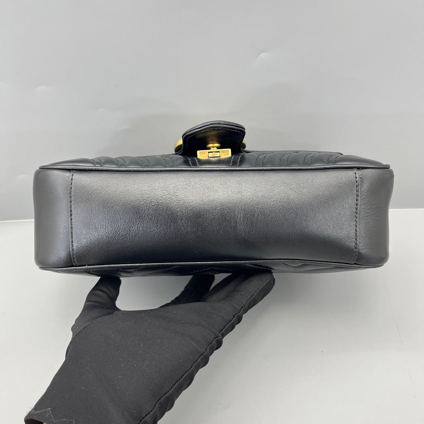 Gucci - GG Marmont Matelassé Shoulder Bag 26 - Matelassé calfskin leather - Black with antique gold-tone hardware - (Small)