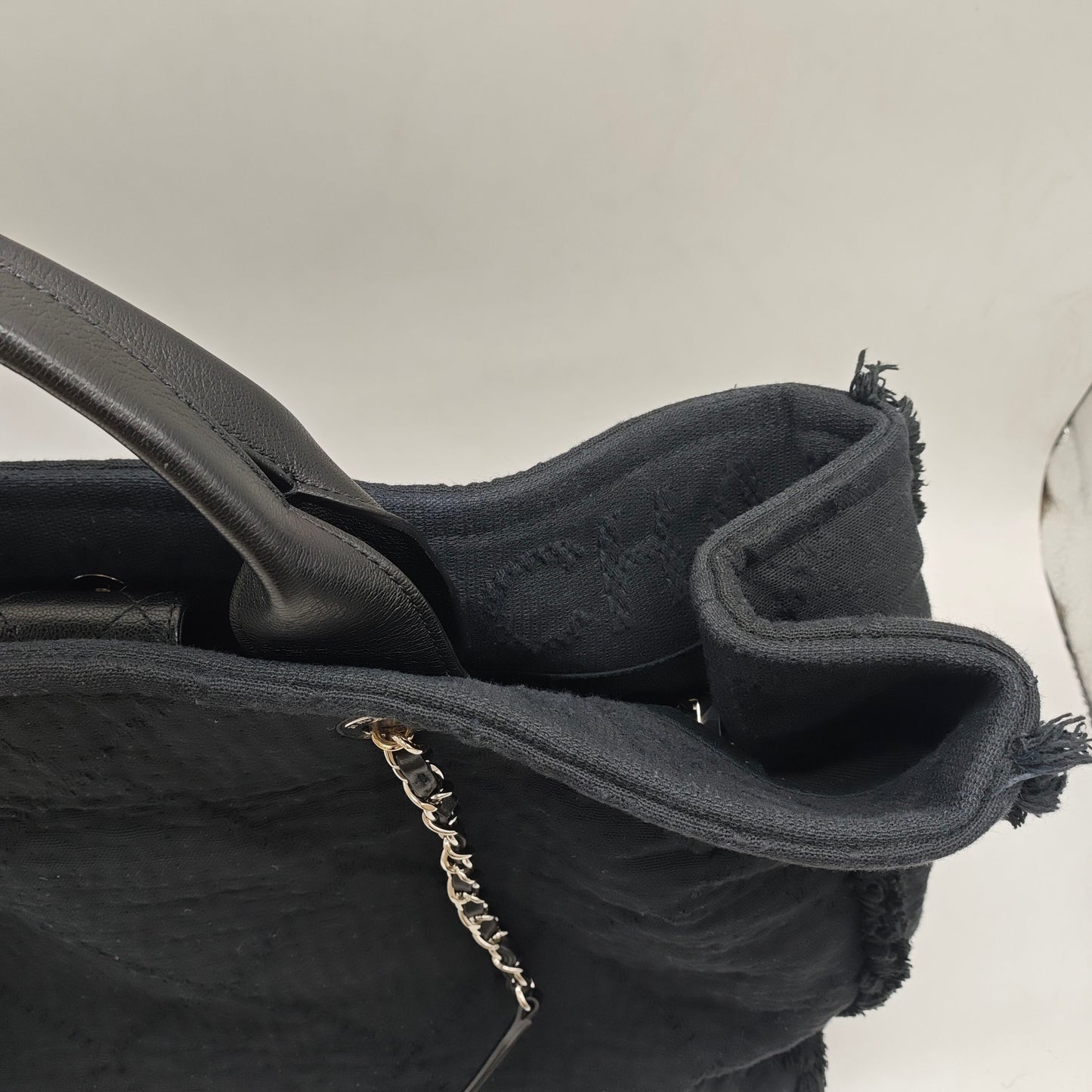 Chanel - Tweed Beach Tote - Tweed fabric with leather handles - Black - (large)
