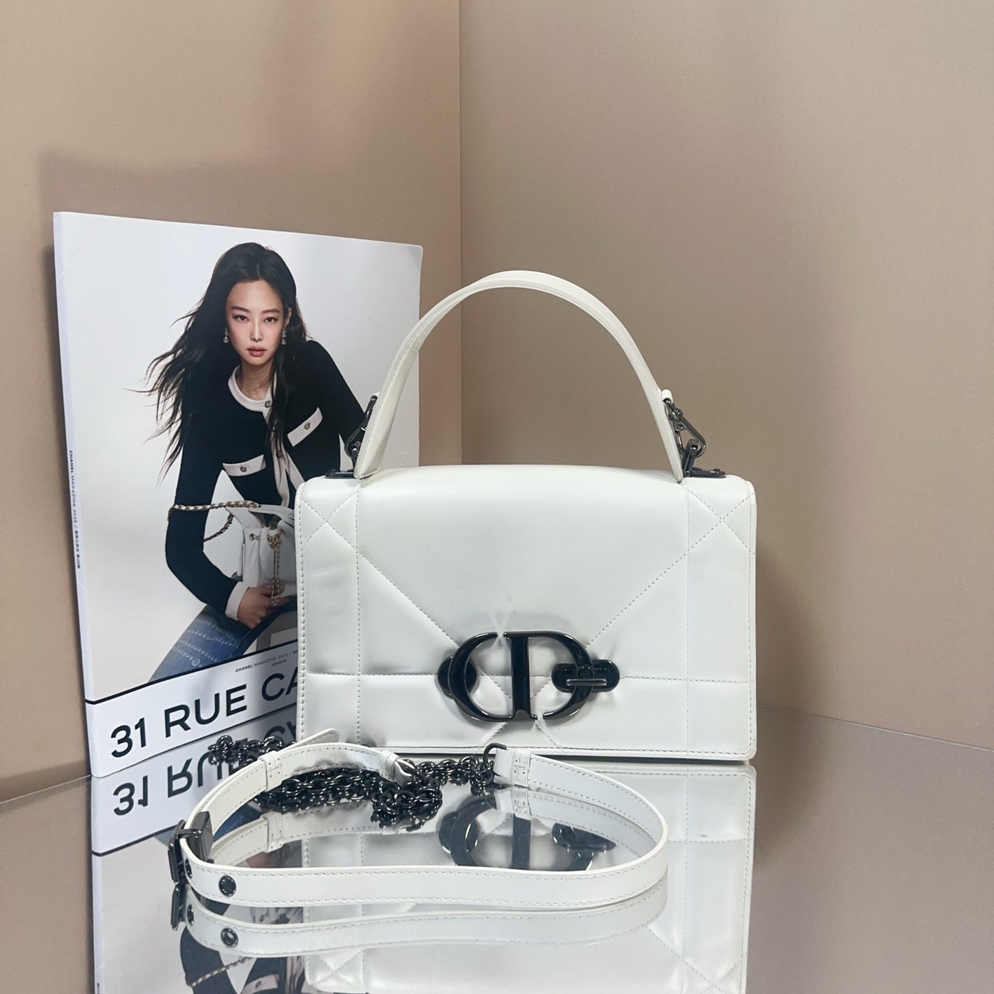 Dior - Montaigne 30 - Leather - White with Black Hardware - (medium)