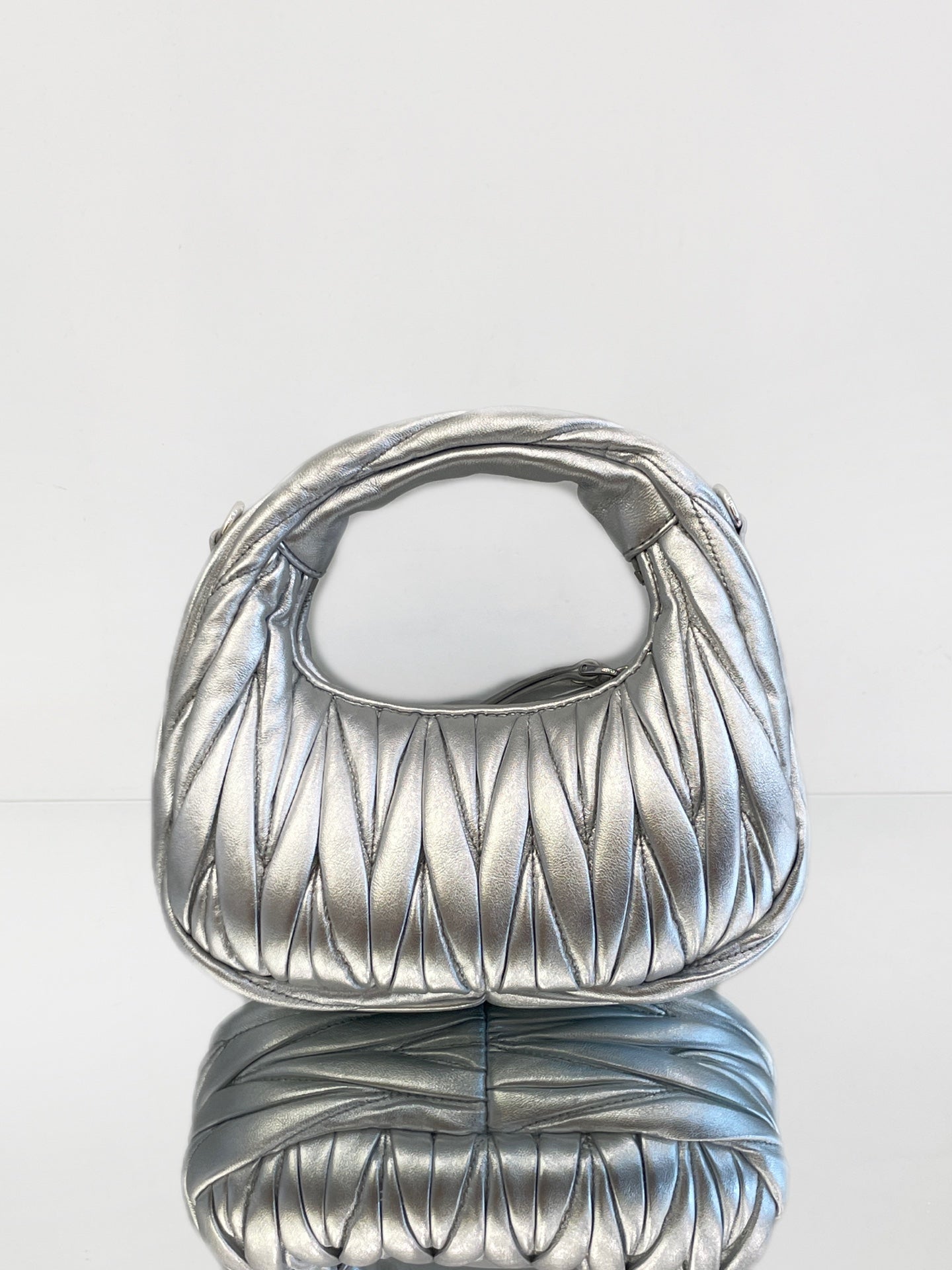 Miu Miu - Wonder Hobo Mini - Metallic leather - Silver - (Mini)
