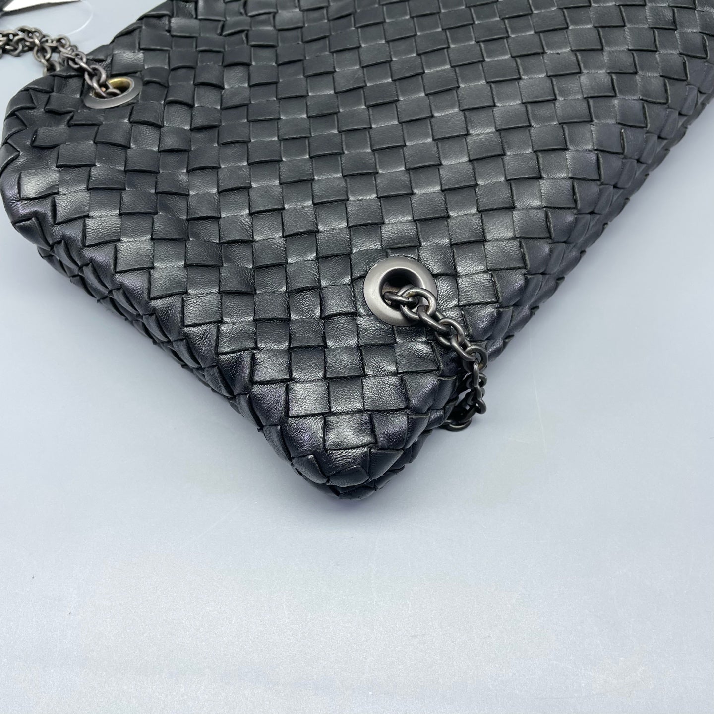 Bottega Veneta - Intrecciato Woven Chain Shoulder Bag - Leather - Black - (small)