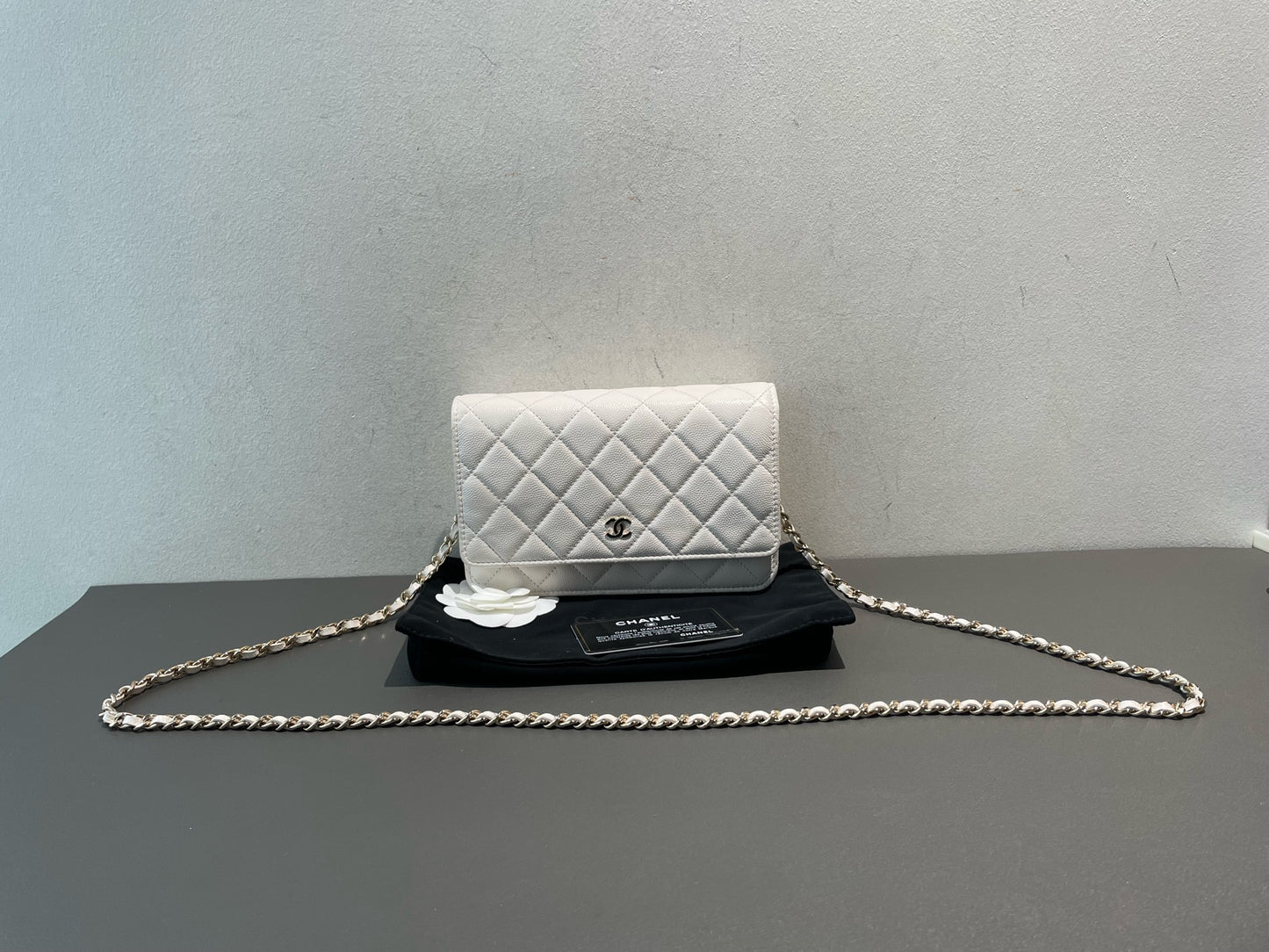 Chanel - Wallet on Chain (WOC) - Leather - White - (small)