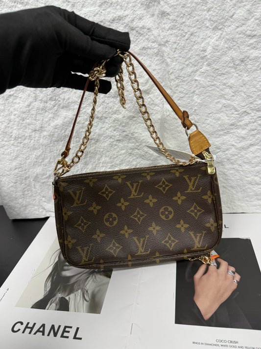 Louis Vuitton - Pochette Accessoires - Monogram coated canvas with Vachetta leather trim - Brown - (mini)