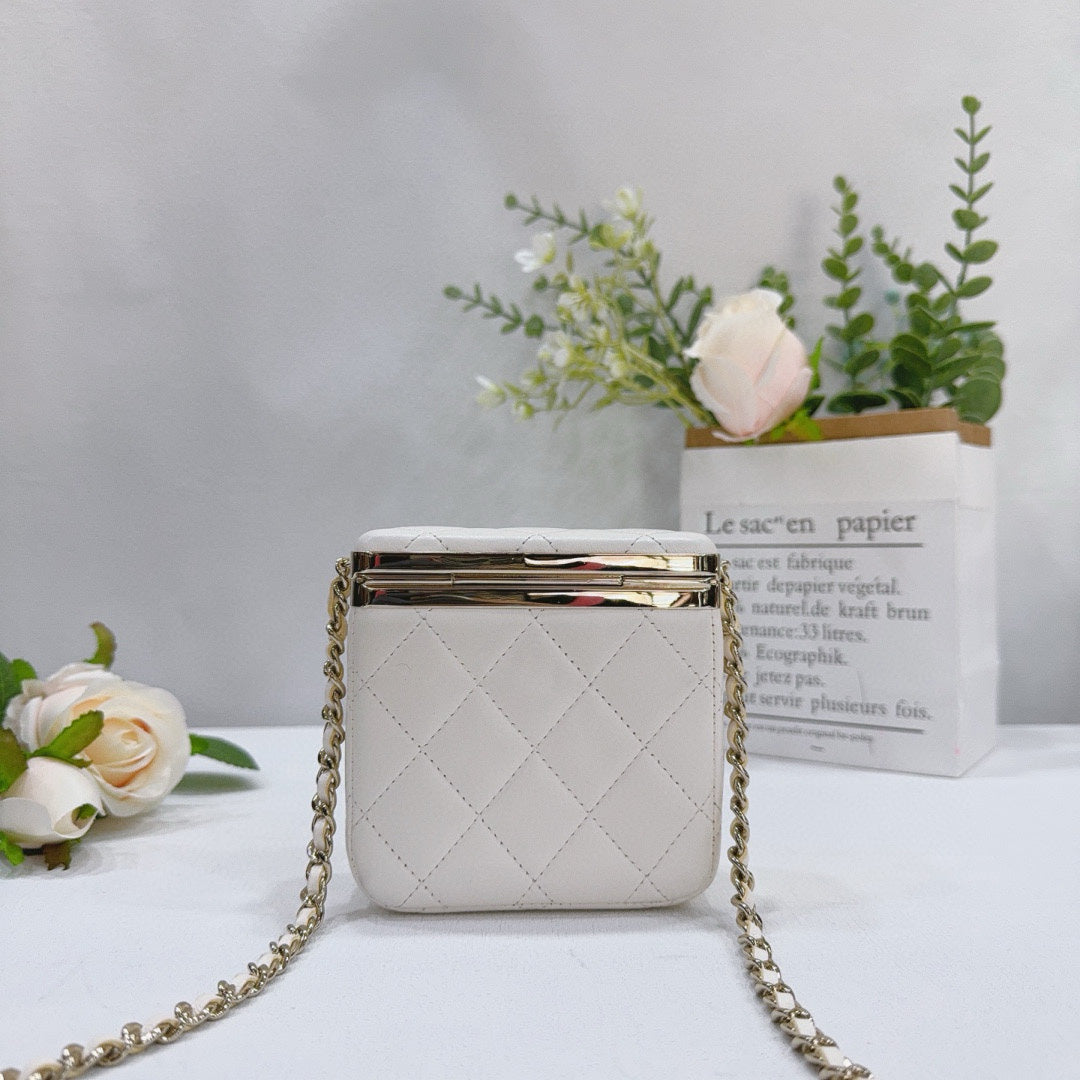 Chanel - Cosmetic Box Bag - Leather - White - (Mini)