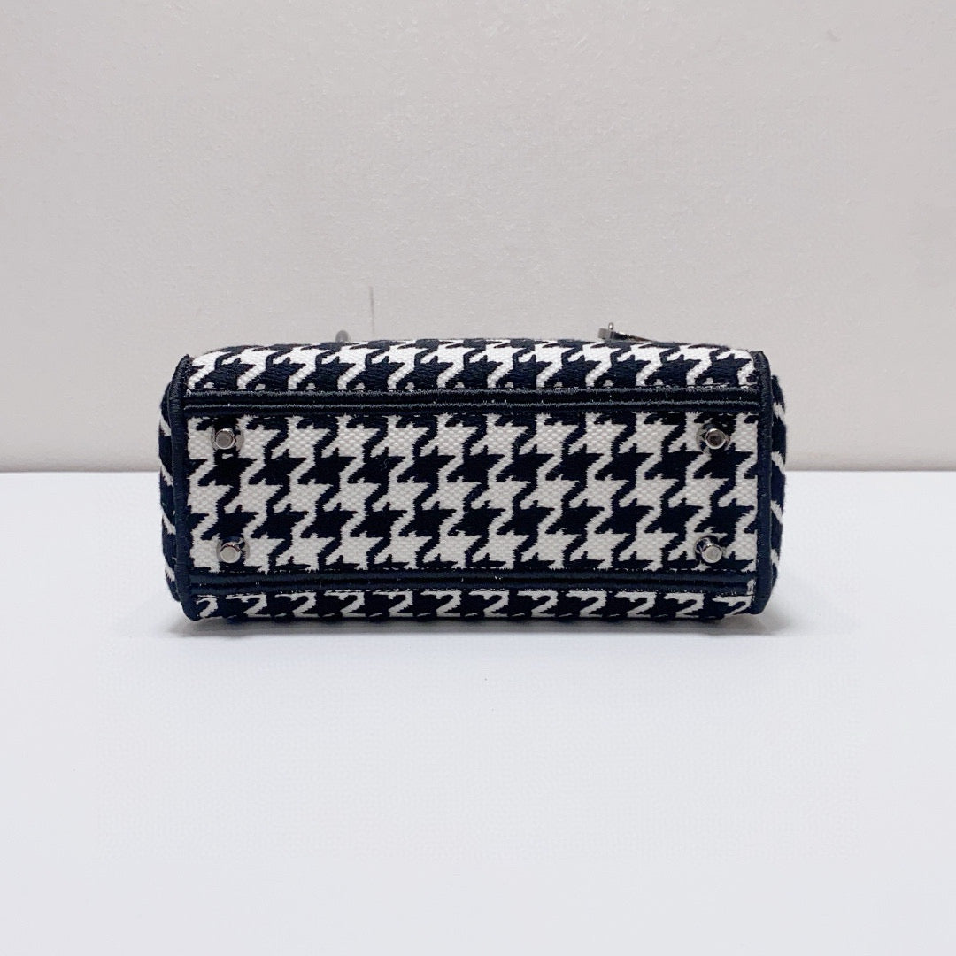 Dior - Lady Dior Mini - Embroidered cloth - Black and White - (Mini)