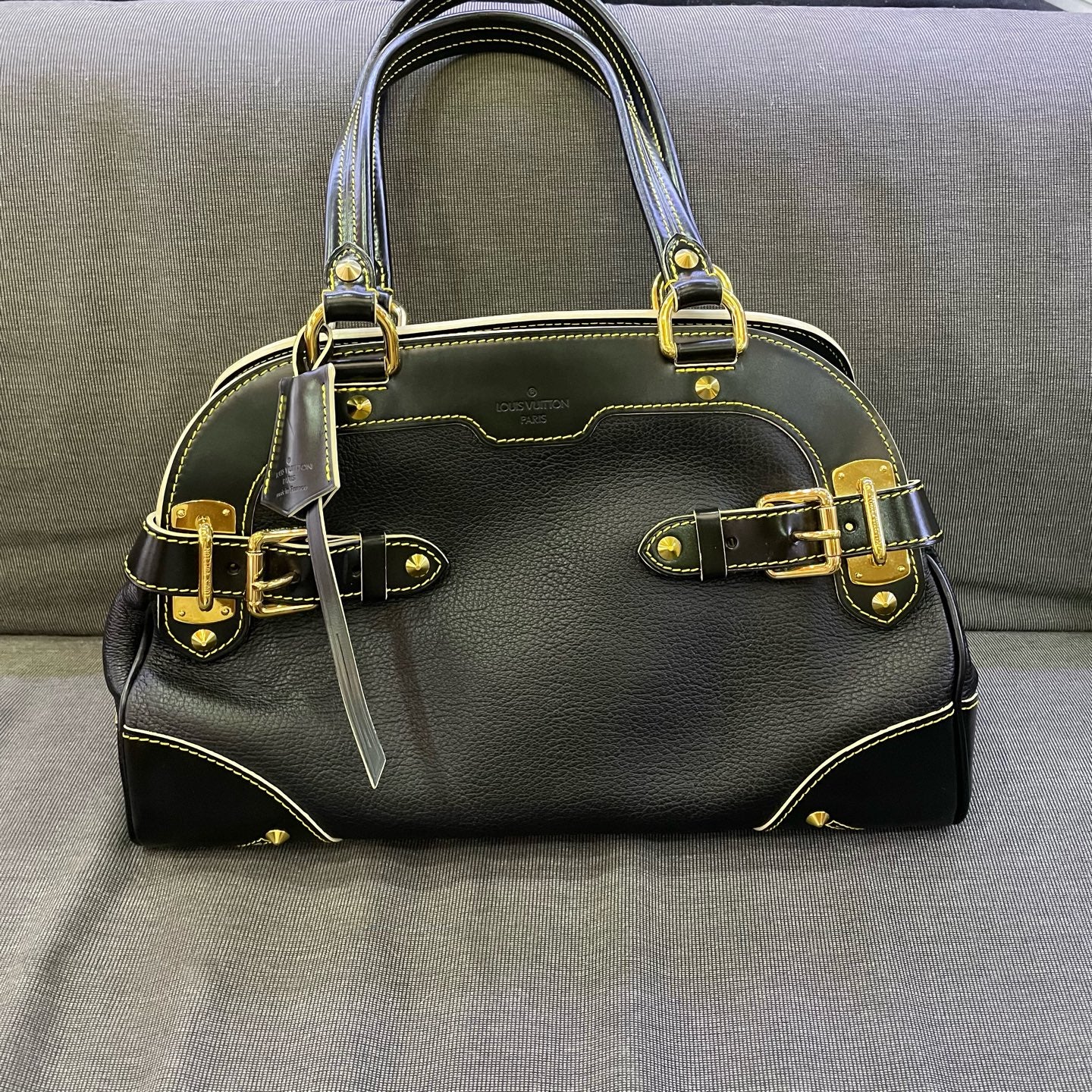Louis Vuitton - Suhali Handbag - Goatskin leather - Black - (Medium)