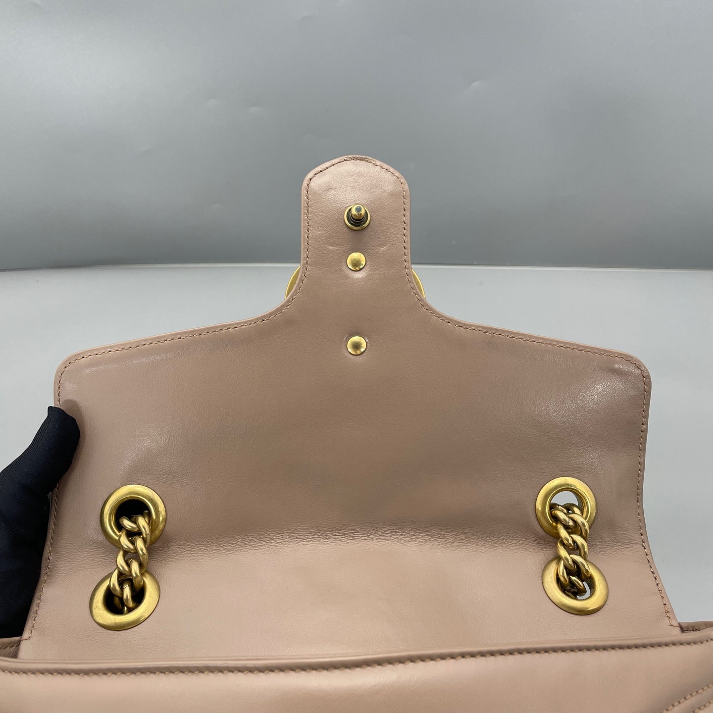 Gucci - GG Marmont Small Matelassé Shoulder Bag - Leather - Beige - (Medium)