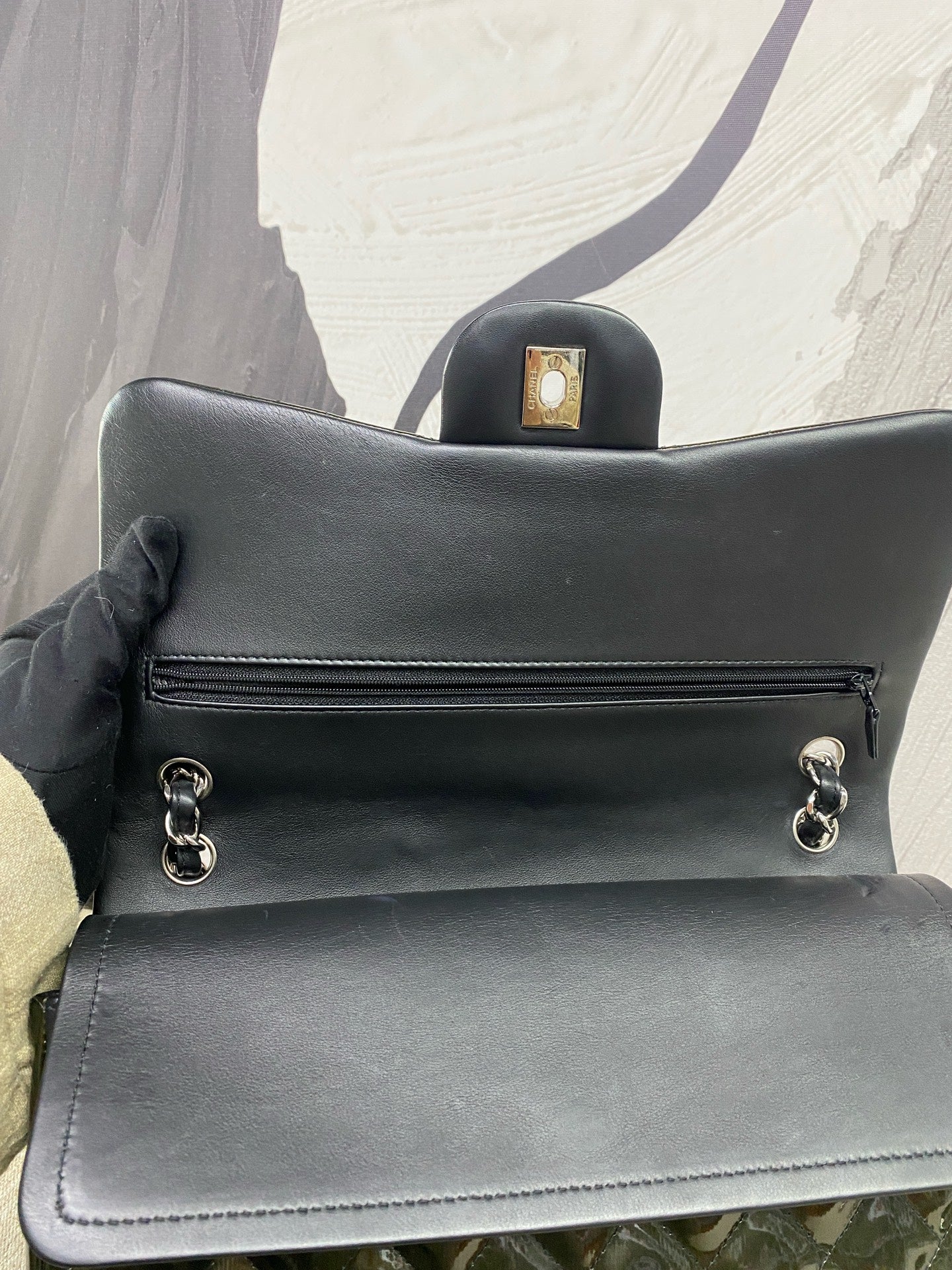 Chanel - Jumbo Classic Double Flap - Patent leather - Deep olive green with Silver-Tone Hardware - (Large)