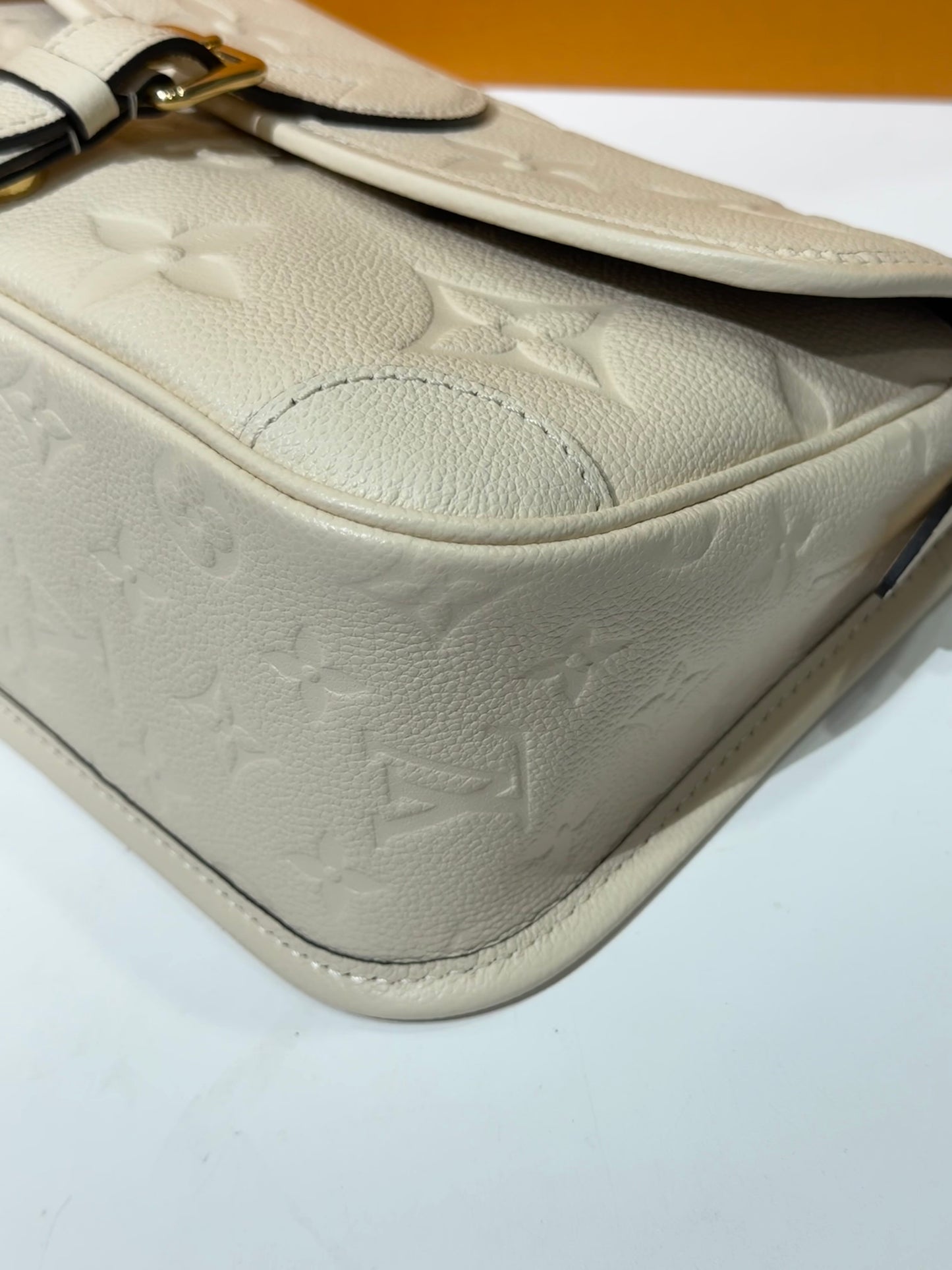 Louis Vuitton - Dione Baguette - Leather - White - (medium)