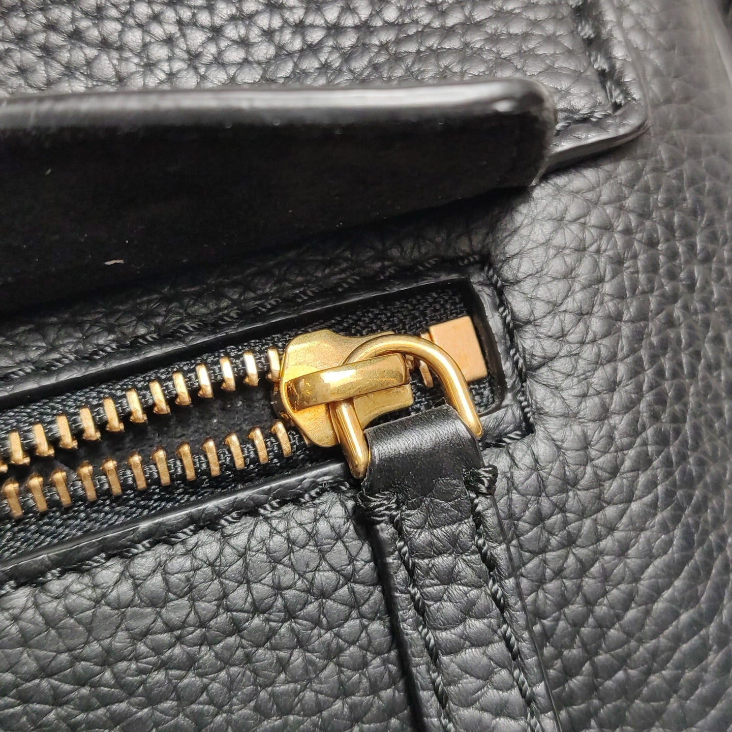 Burberry - Messenger Bag - Leather - Black - (medium)