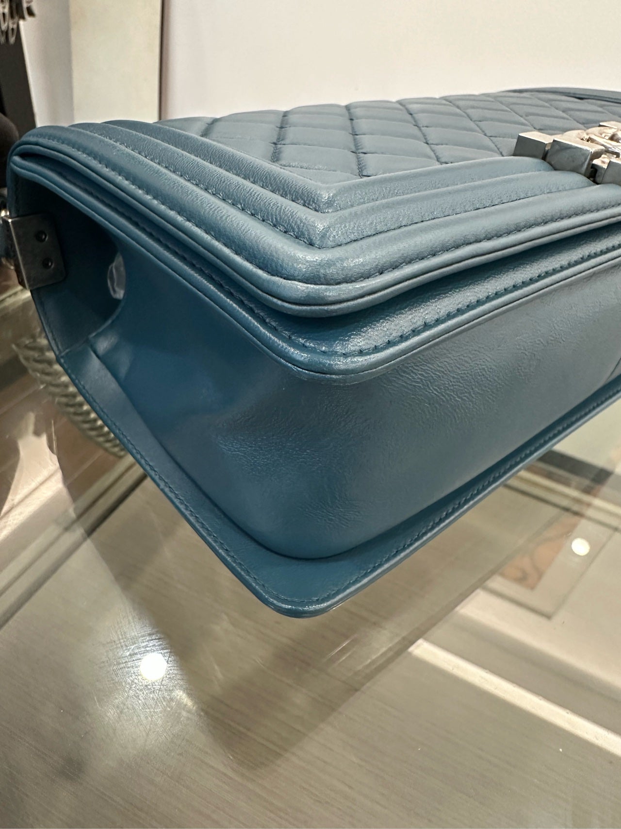 Chanel - Boy Bag Medium - Calfskin leather - Blue - (Medium)