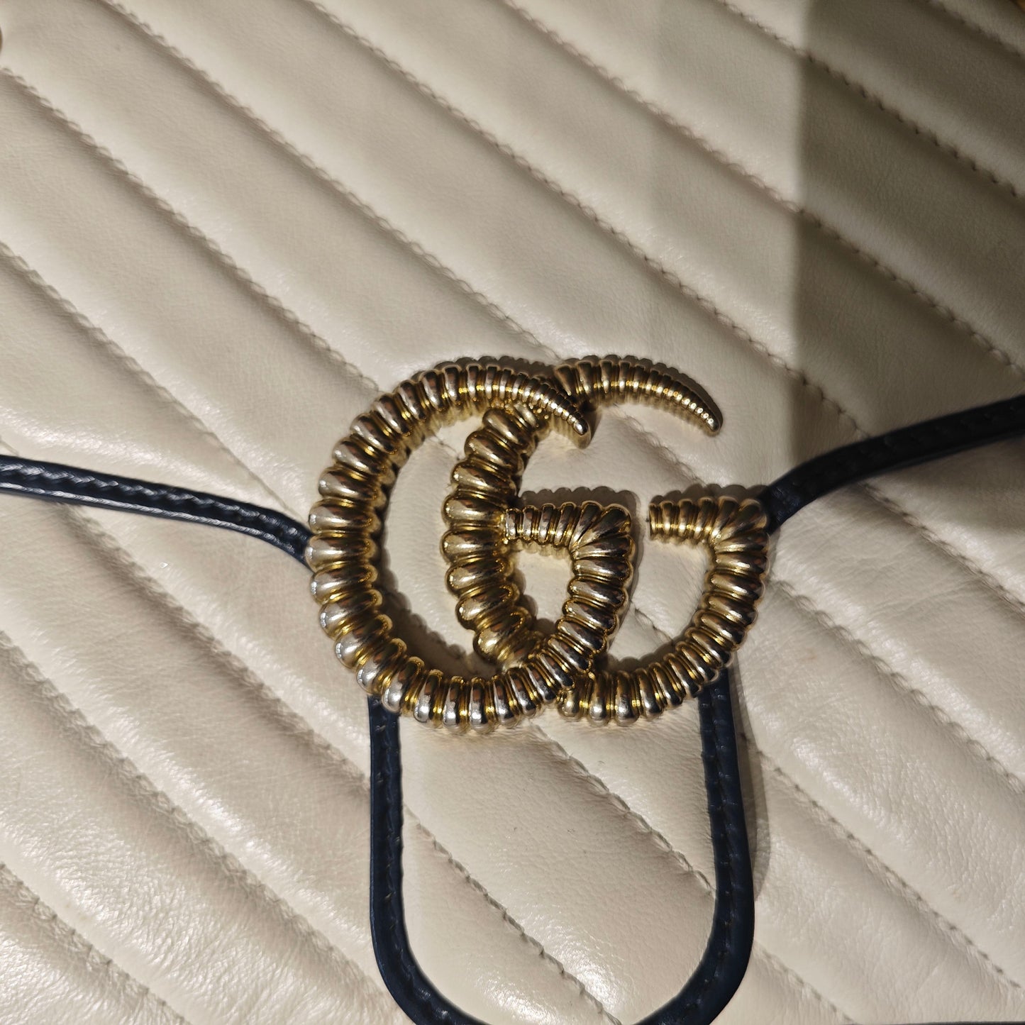 Gucci - Marmont - Leather - Beige with Navy Accents - (medium)