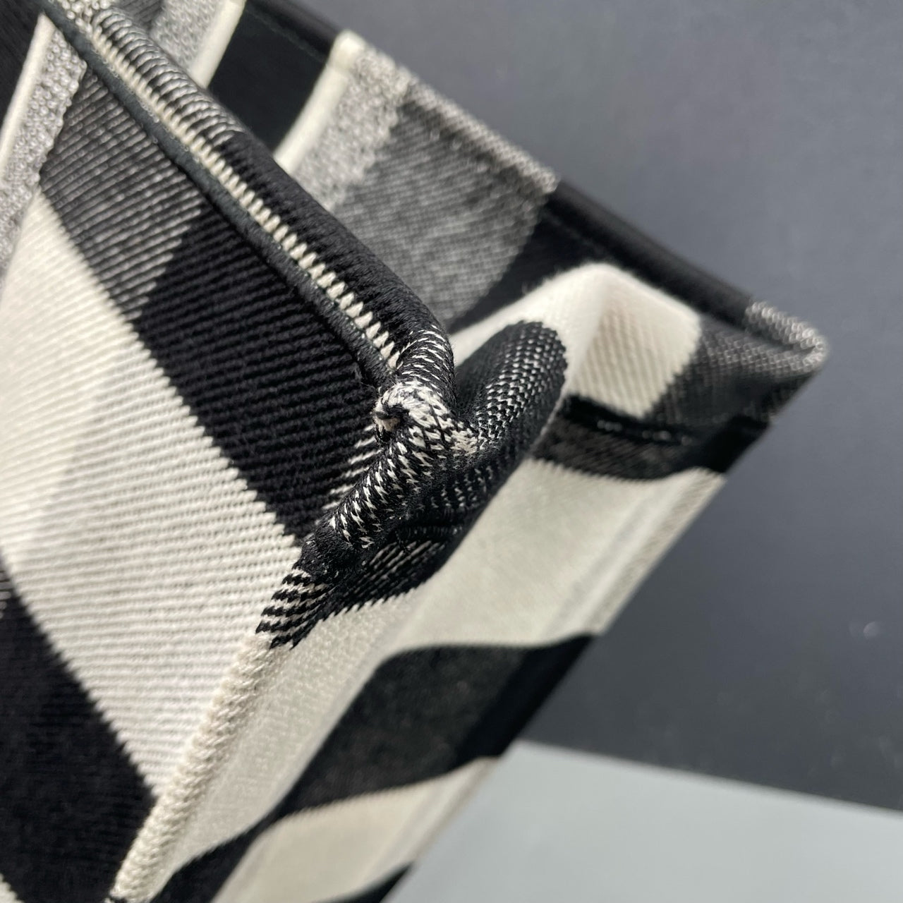 Dior - Book Tote Small M1265ZRUY_M041 - Cloth - Multicolour - (small)