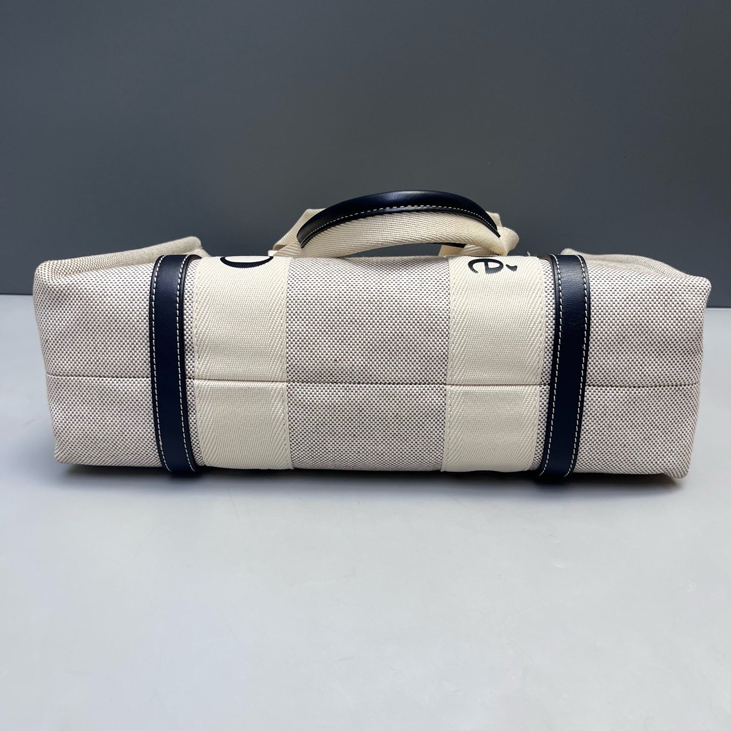 Chloe - Woody Tote Bag - Canvas and leather - Beige with black accents - (medium)