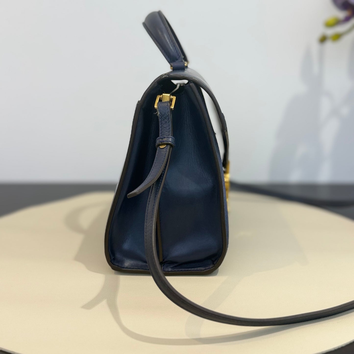 Saint Laurent - Cassandra Top Handle Bag - Smooth calfskin leather and goatskin suede - Navy with Gold-Tone Hardware - (medium)