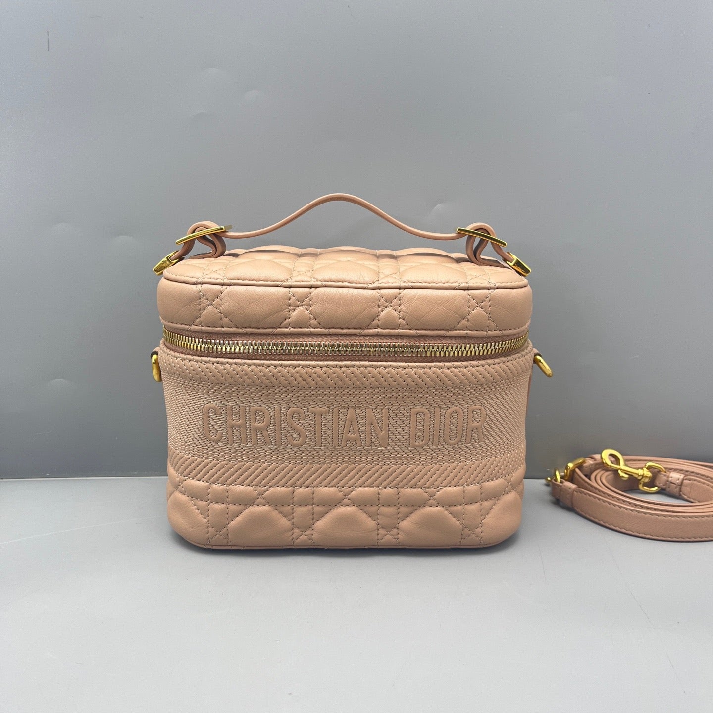 Dior - Vanity Case - Quilted lambskin leather and textured calfskin - Pink with Gold-Tone Hardware - (small)