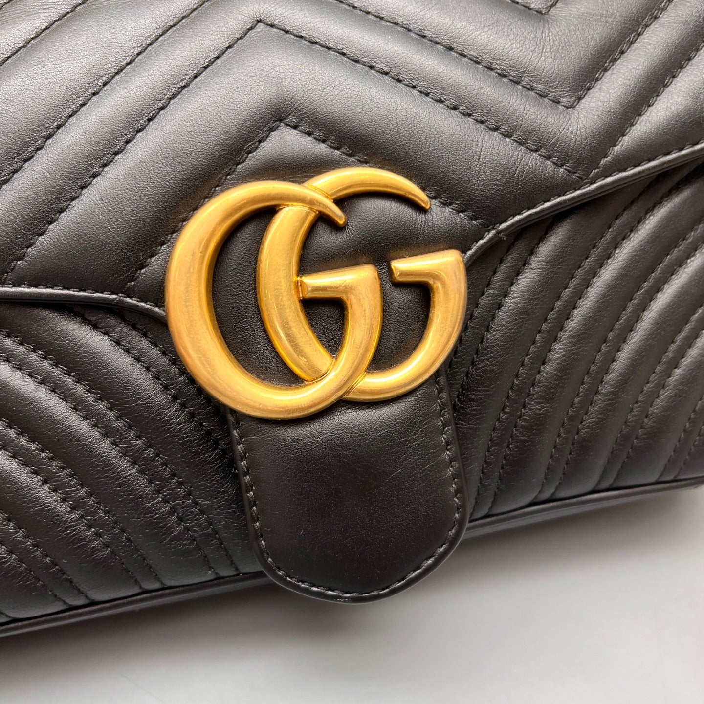 Gucci - GG Marmont Matelassé Shoulder Bag - Leather - Black - (Medium)
