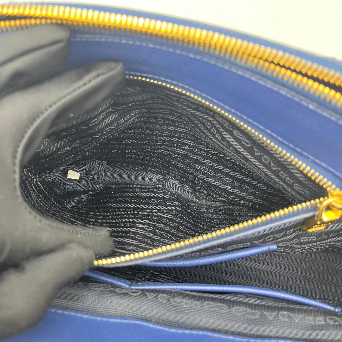 Prada - Galleria Saffiano Lux Tote - Saffiano leather - Blue - (medium)