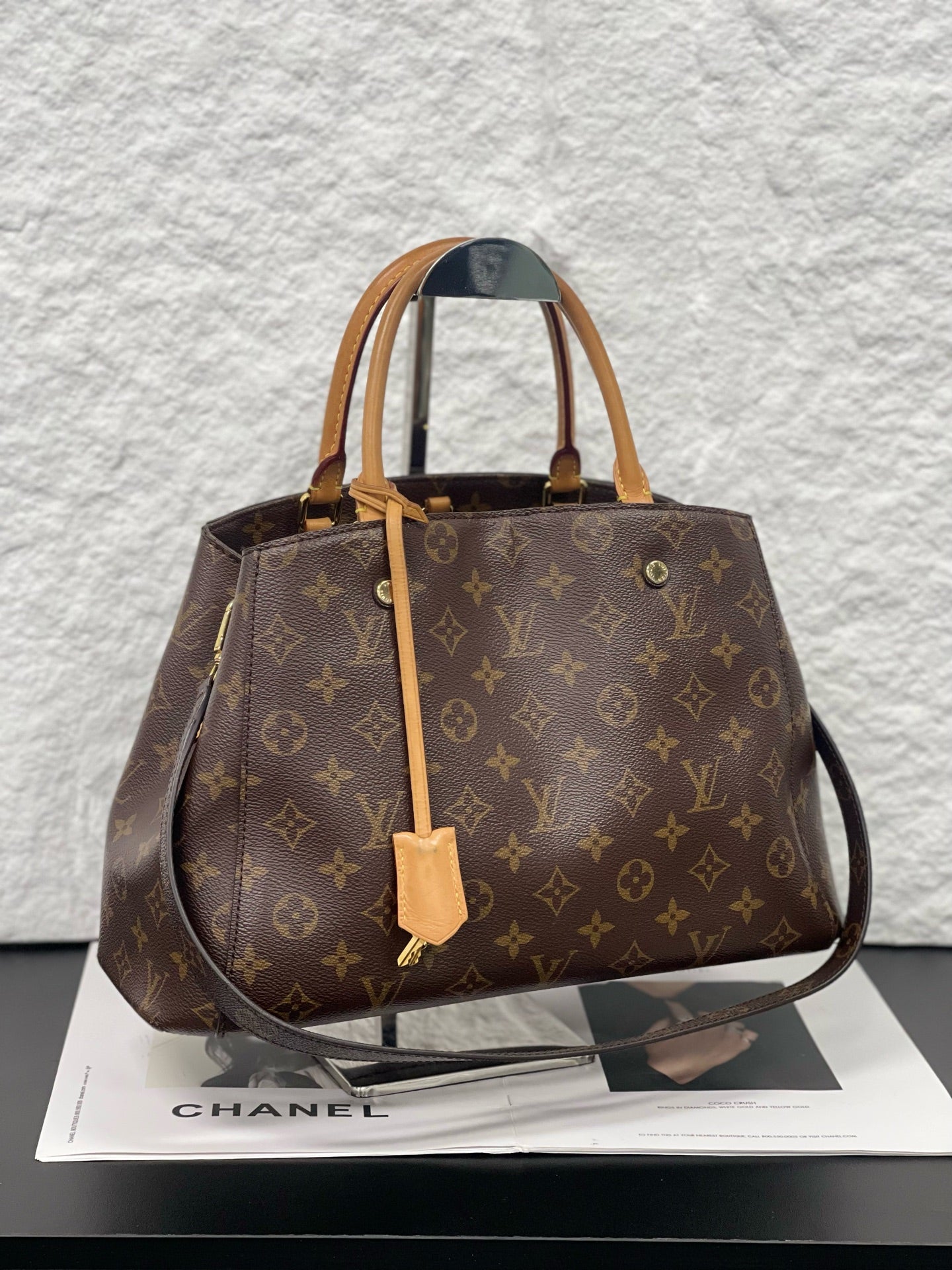 Louis Vuitton - Montaigne MM - Monogram coated canvas with Vachetta leather trim - Brown - (medium)
