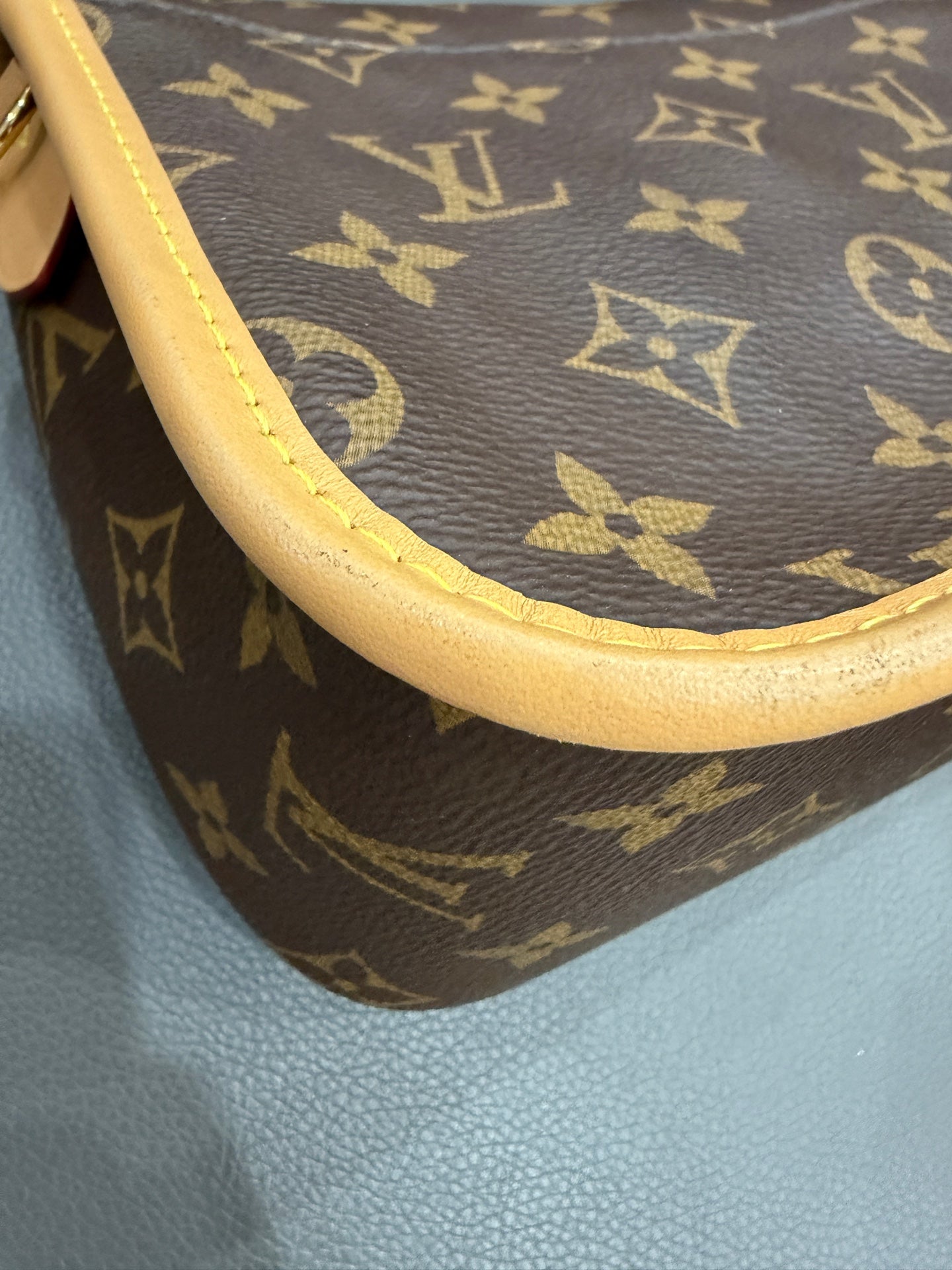 Louis Vuitton - Baguette Flap Bag - Monogram coated canvas with Vachetta leather trim - Brown - (small)