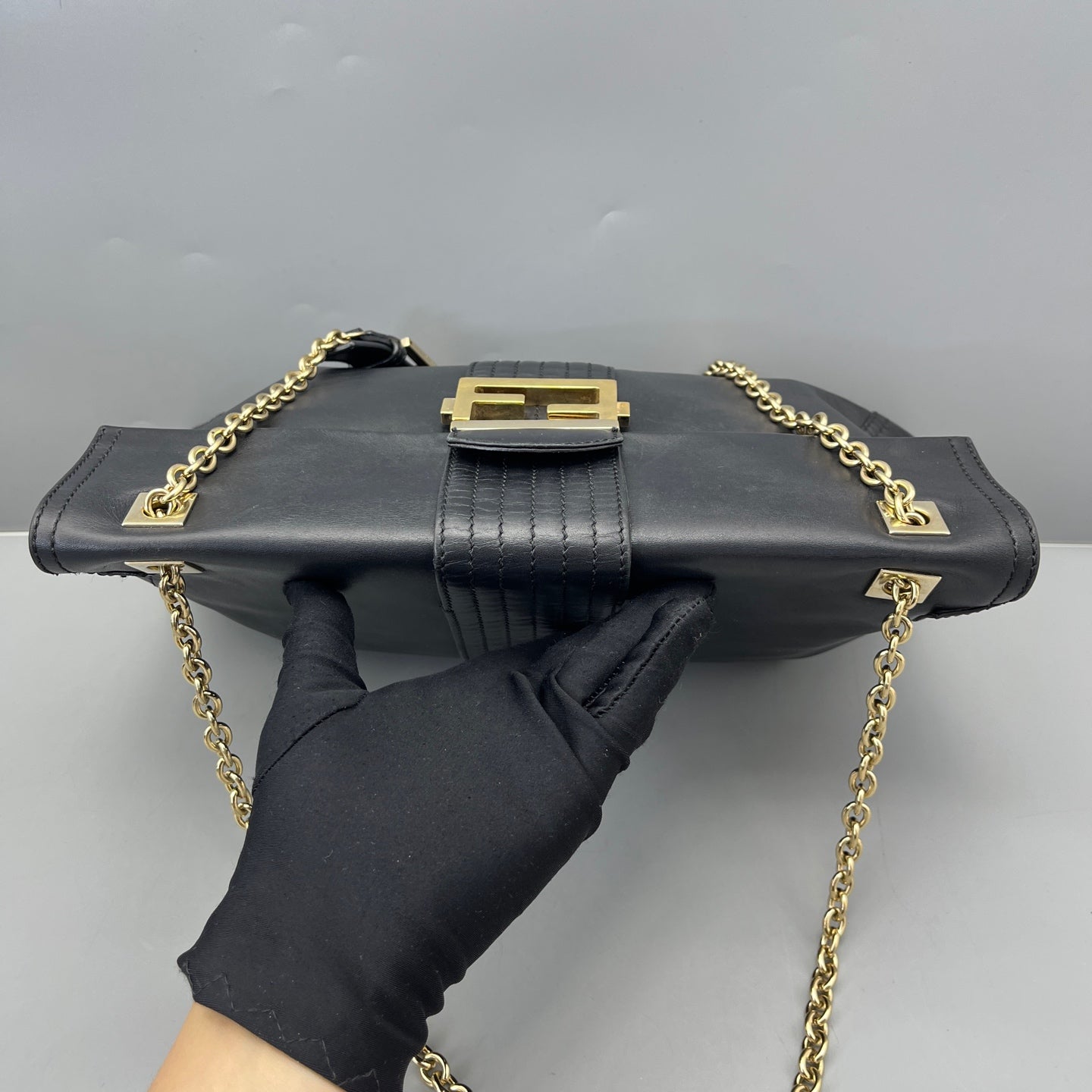 Fendi - Baguette Chain Bag - Leather - Black - (Large)
