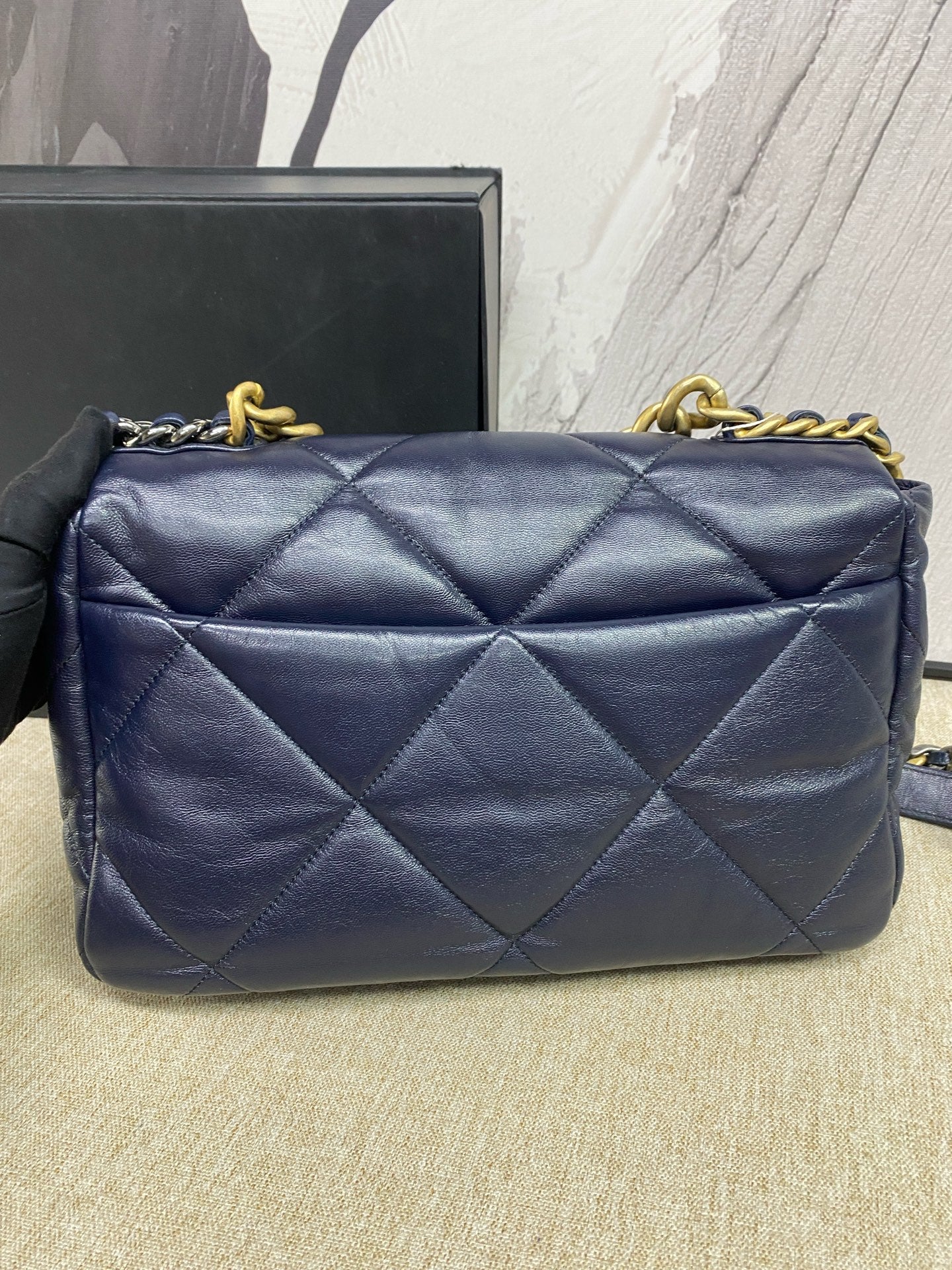 Chanel - 19 Flap Bag - Lambskin leather - Navy - (Medium)