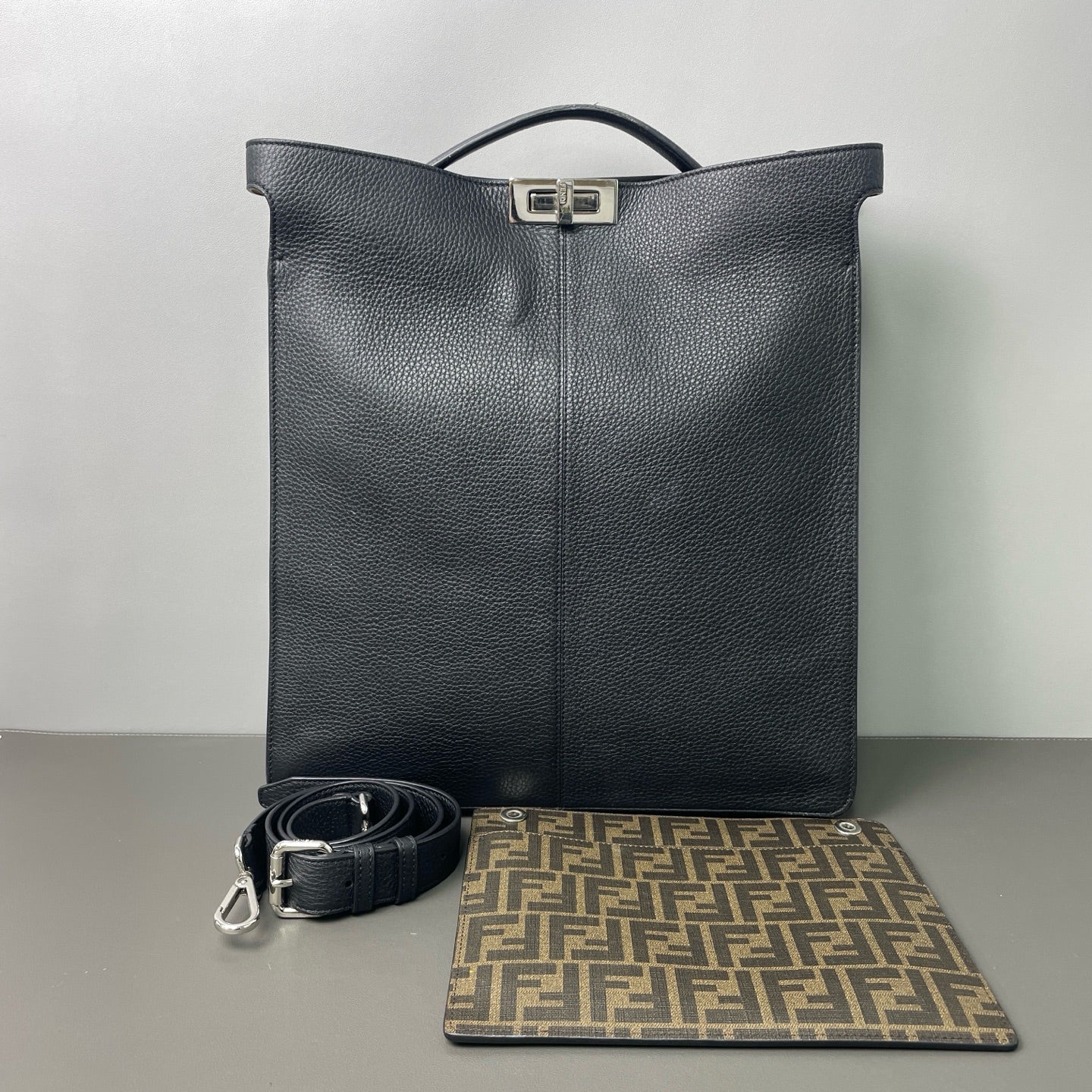 Fendi - Peekaboo X-Lite - Grained calfskin leather - Black with Yellow Interior - (Large)