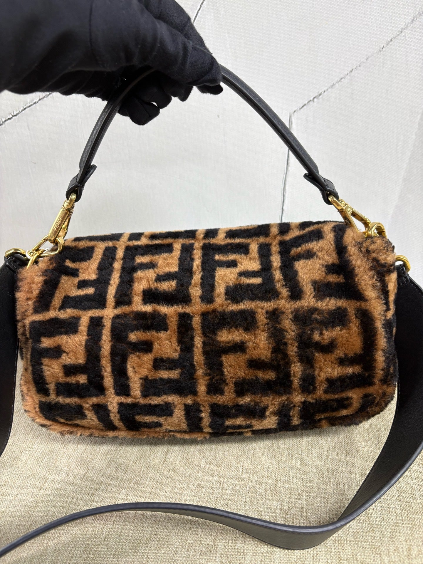 Fendi - Baguette - Plush textile with leather trim - Brown - (Medium)